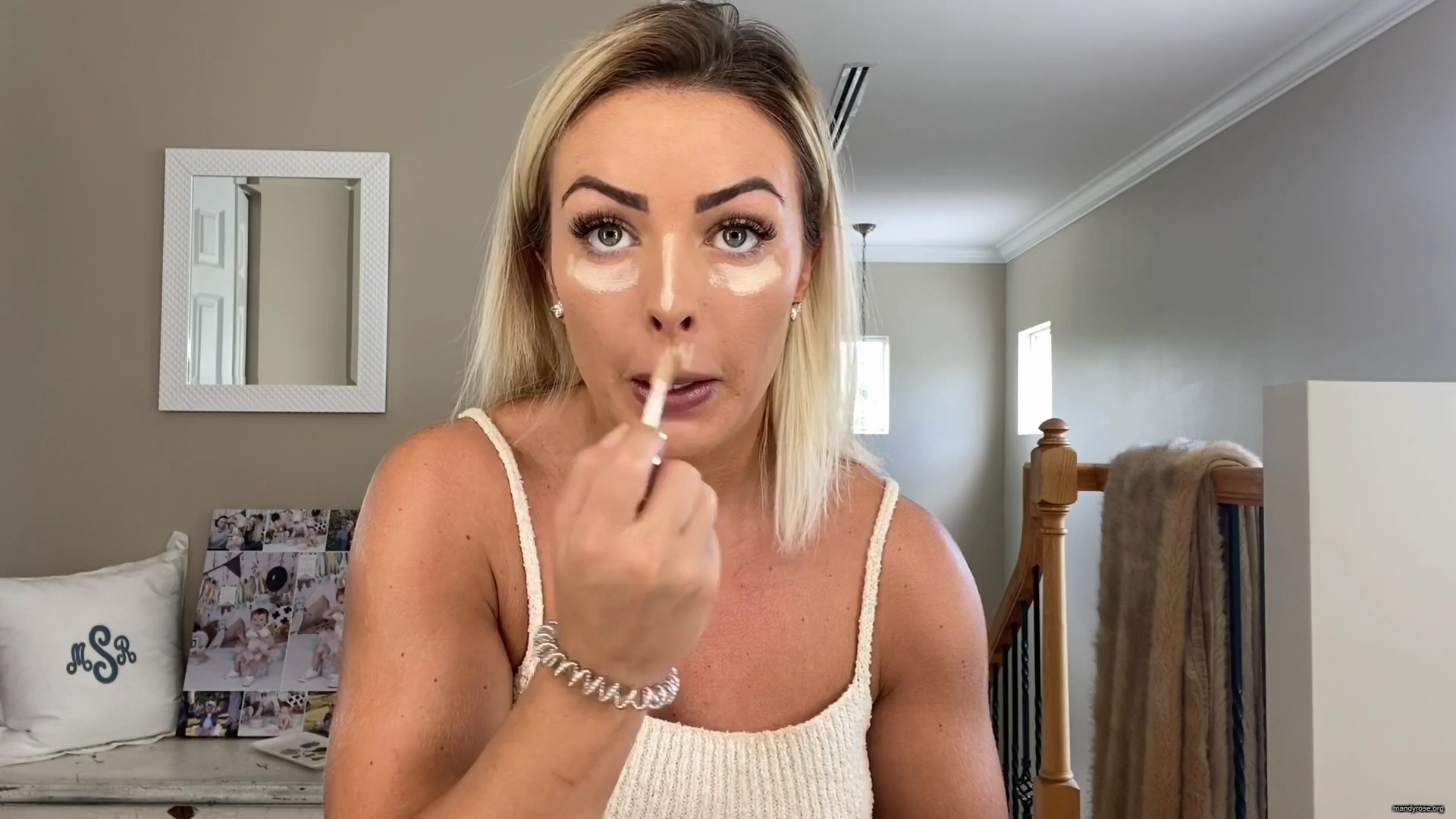 MY_NEW_LOOK21_How-to_do_your_makeup_in_less_than_10_mins21_mp40349.jpg
