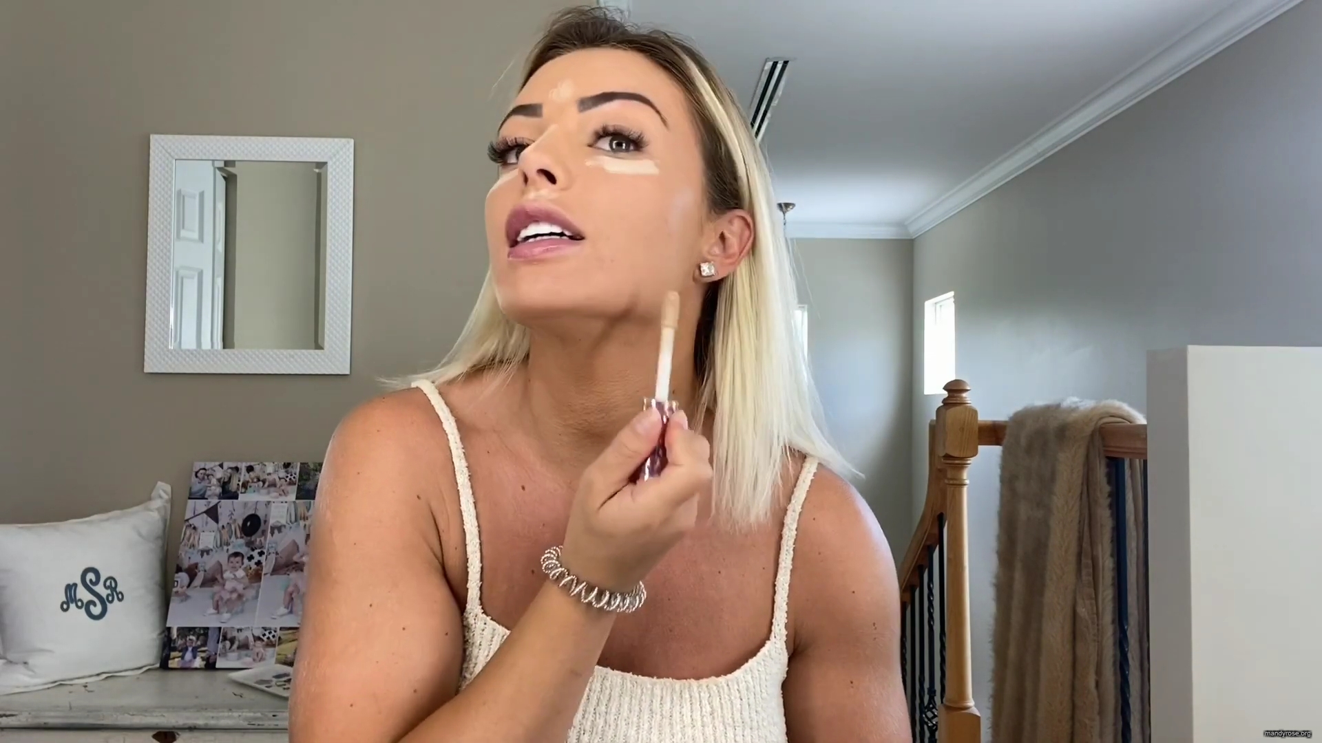 MY_NEW_LOOK21_How-to_do_your_makeup_in_less_than_10_mins21_mp40353.jpg