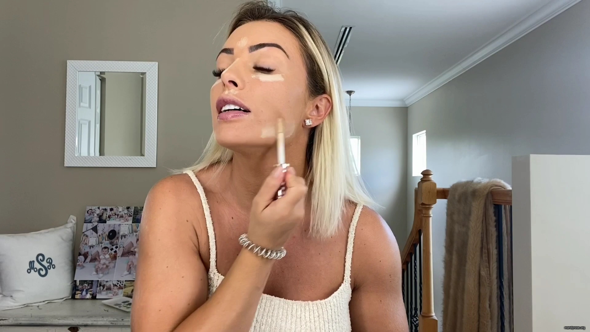 MY_NEW_LOOK21_How-to_do_your_makeup_in_less_than_10_mins21_mp40354.jpg