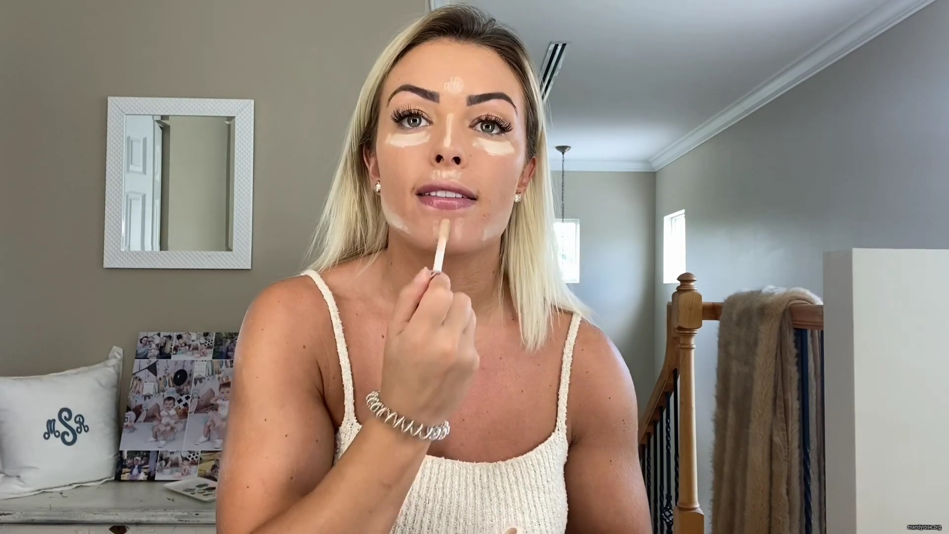 MY_NEW_LOOK21_How-to_do_your_makeup_in_less_than_10_mins21_mp40355.jpg