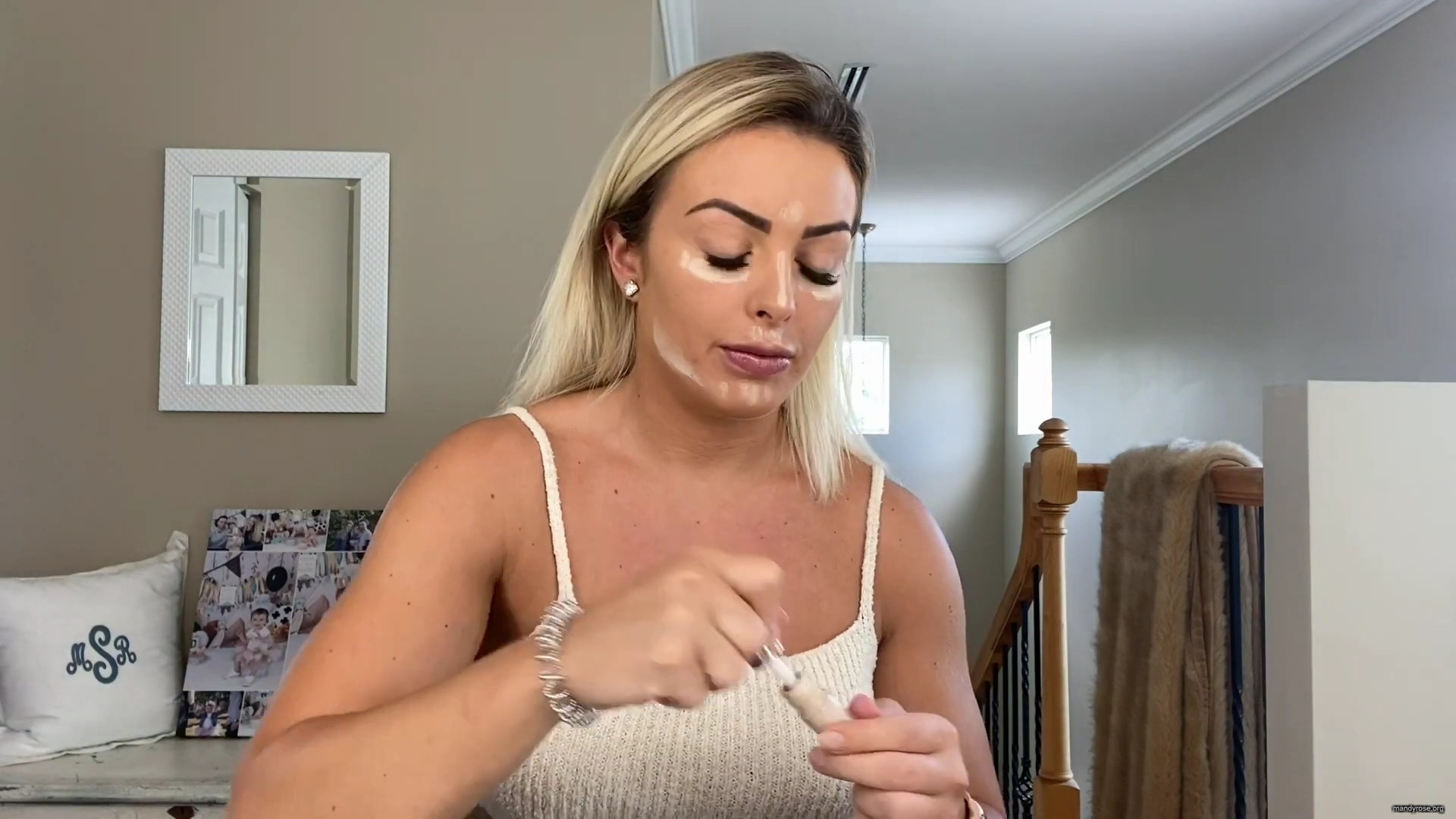 MY_NEW_LOOK21_How-to_do_your_makeup_in_less_than_10_mins21_mp40356.jpg