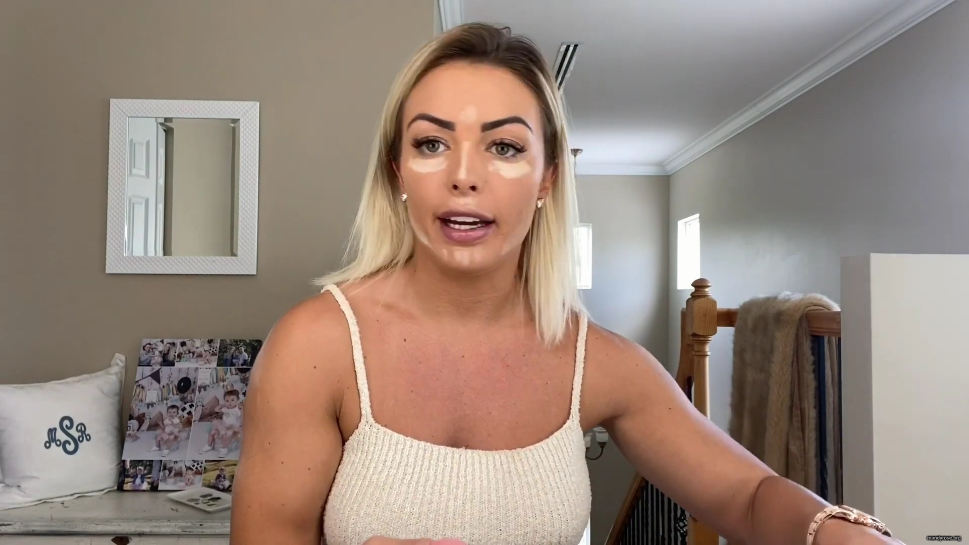 MY_NEW_LOOK21_How-to_do_your_makeup_in_less_than_10_mins21_mp40360.jpg