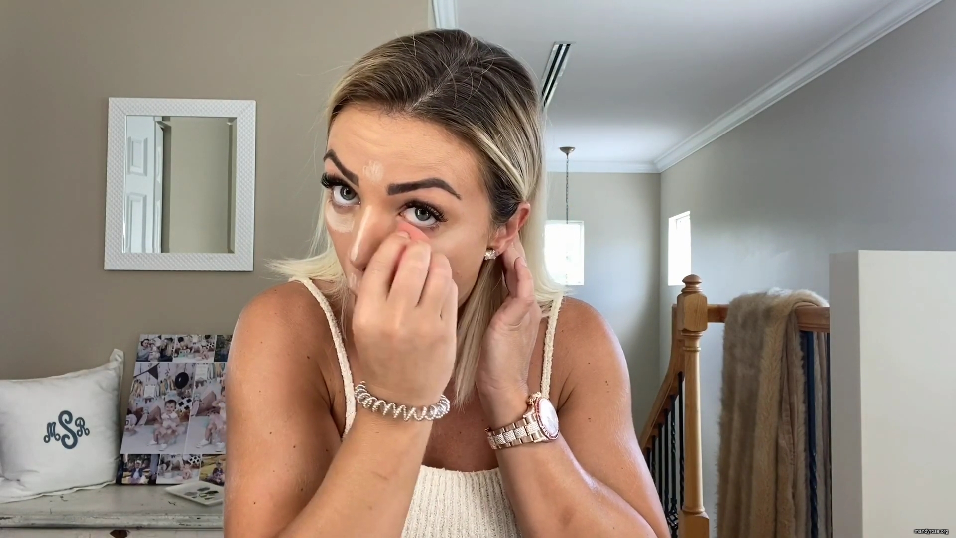 MY_NEW_LOOK21_How-to_do_your_makeup_in_less_than_10_mins21_mp40362.jpg