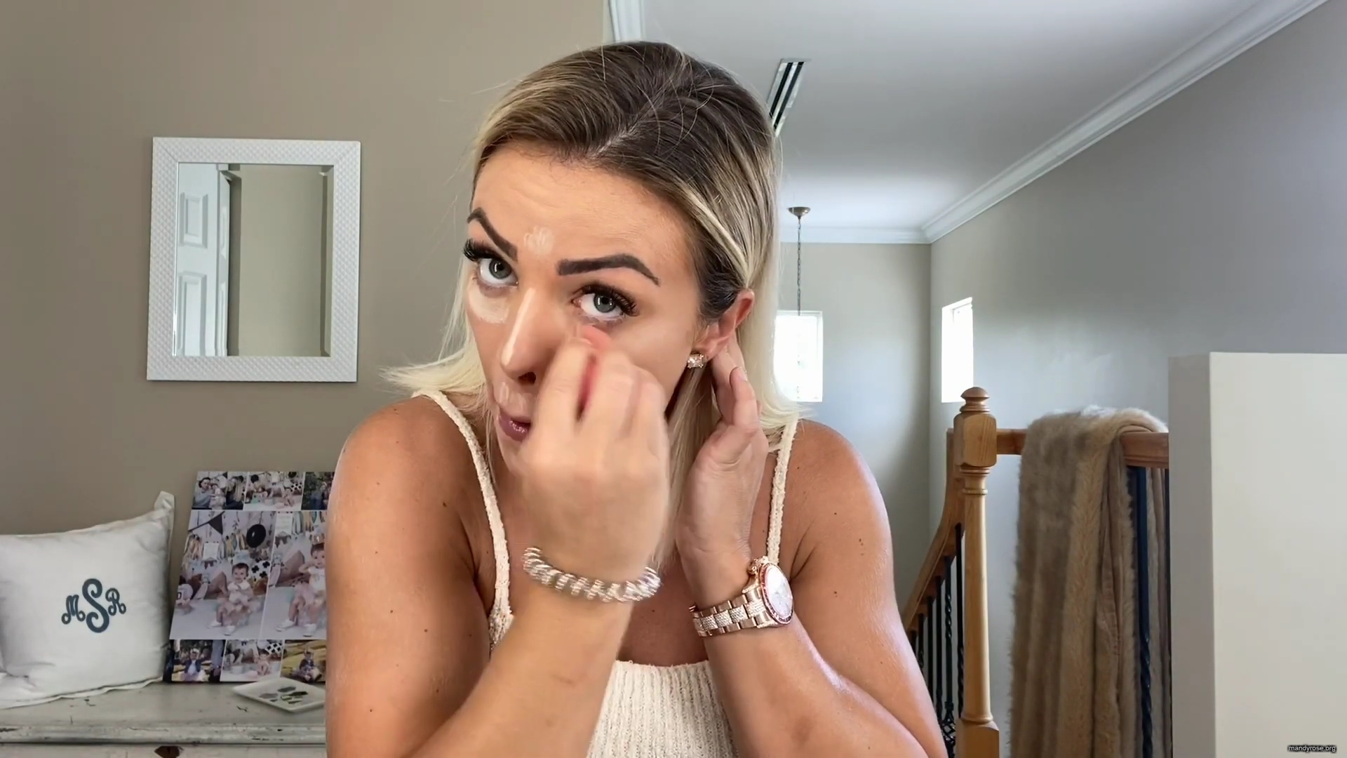 MY_NEW_LOOK21_How-to_do_your_makeup_in_less_than_10_mins21_mp40363.jpg