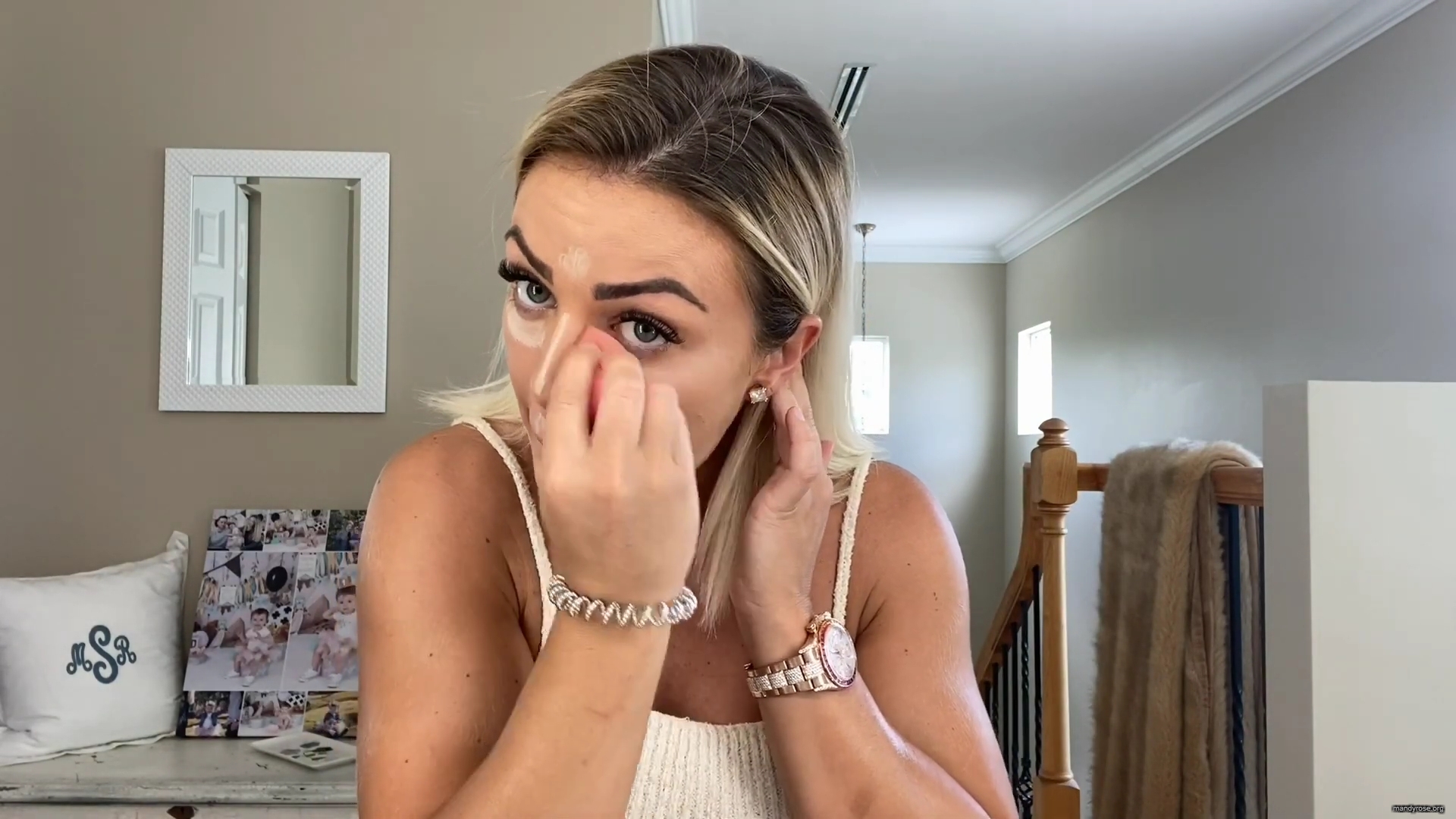 MY_NEW_LOOK21_How-to_do_your_makeup_in_less_than_10_mins21_mp40364.jpg