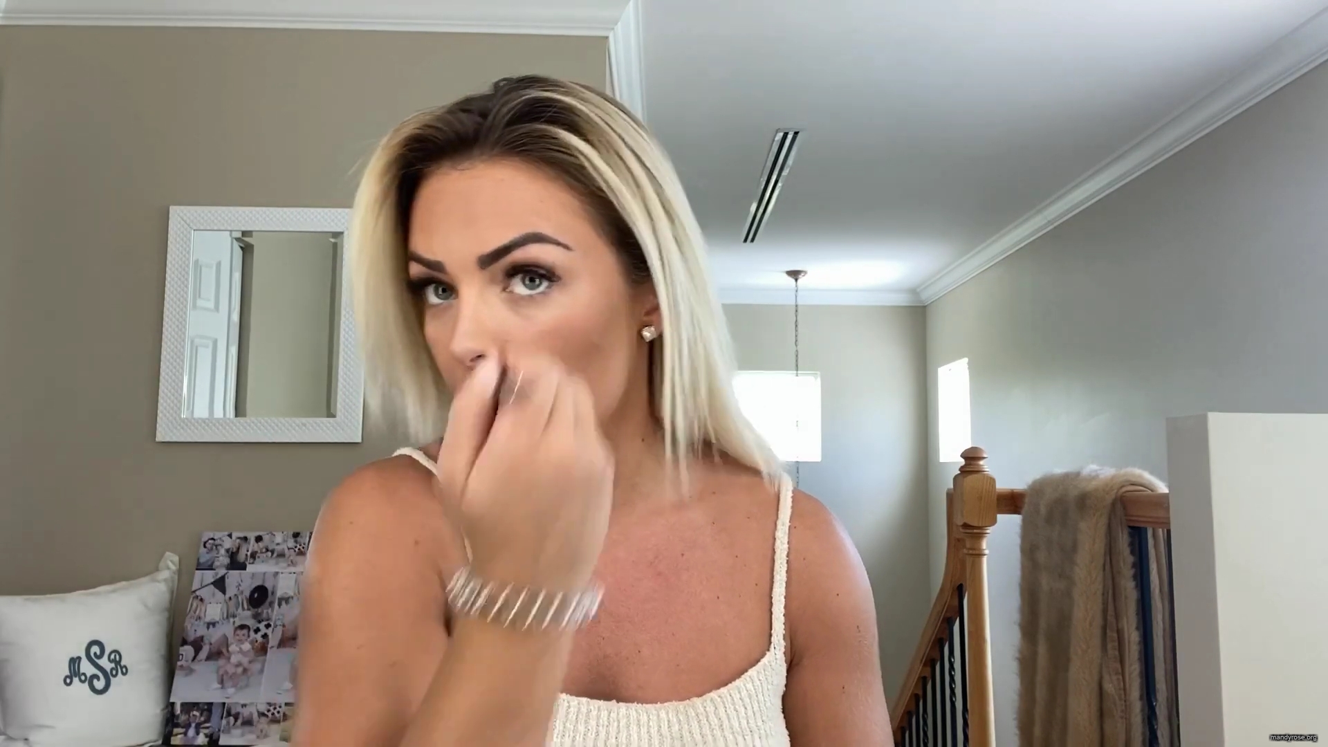 MY_NEW_LOOK21_How-to_do_your_makeup_in_less_than_10_mins21_mp40411.jpg