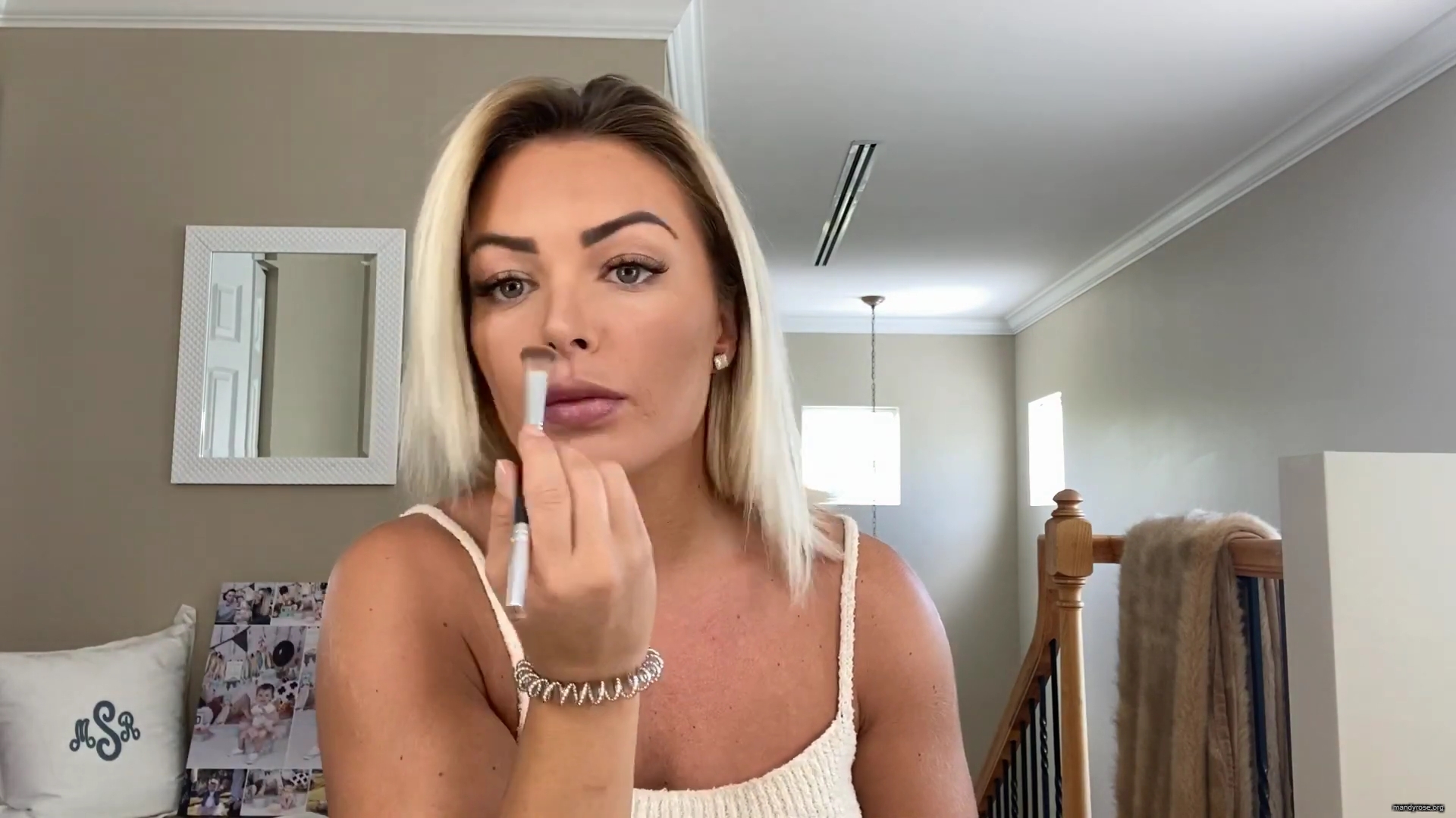 MY_NEW_LOOK21_How-to_do_your_makeup_in_less_than_10_mins21_mp40413.jpg