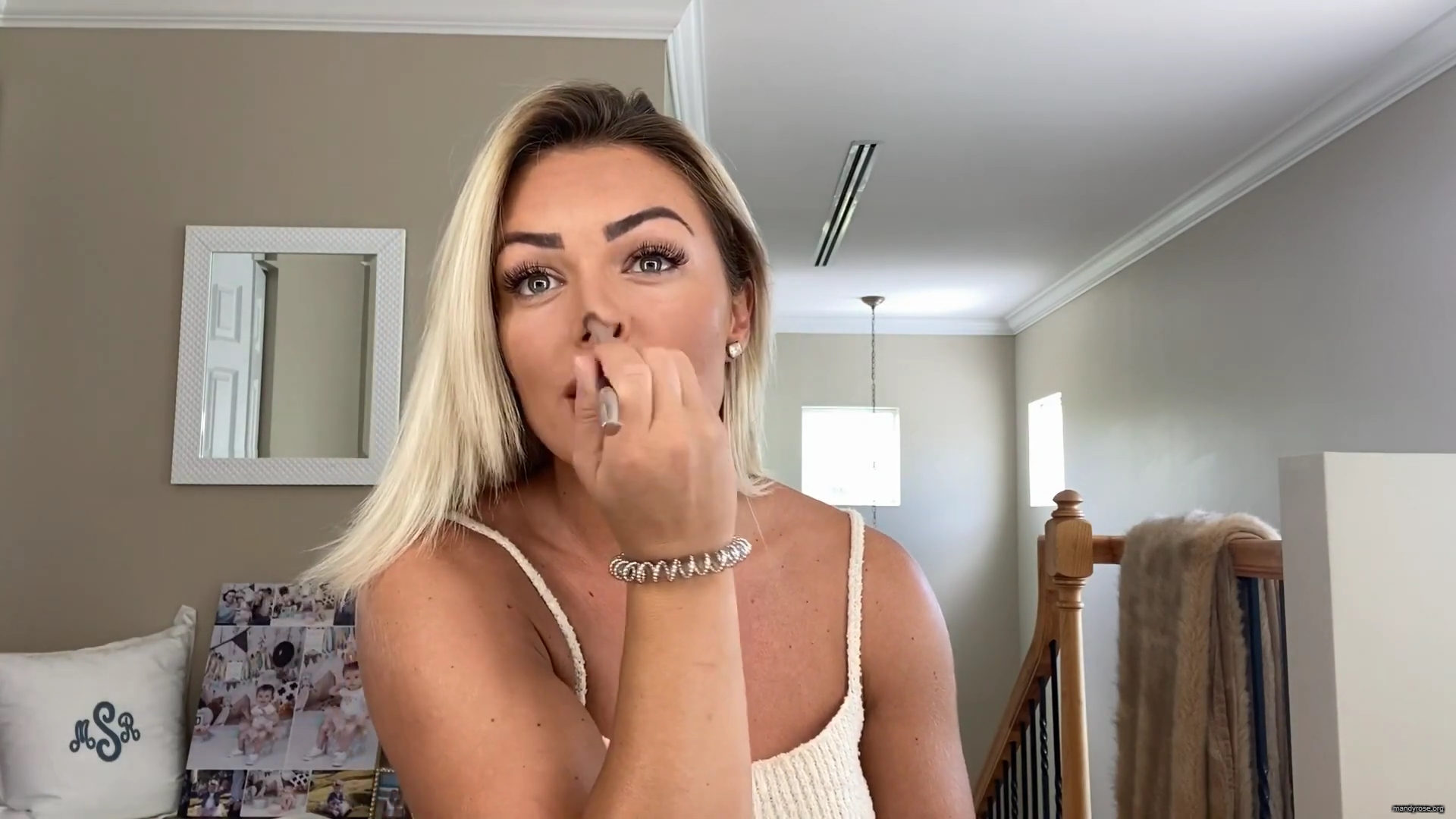 MY_NEW_LOOK21_How-to_do_your_makeup_in_less_than_10_mins21_mp40428.jpg