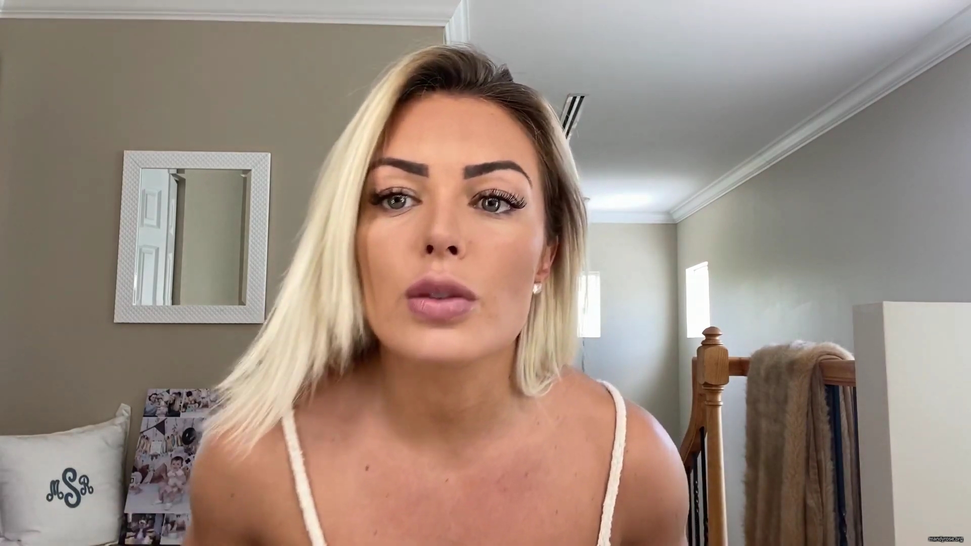 MY_NEW_LOOK21_How-to_do_your_makeup_in_less_than_10_mins21_mp40431.jpg