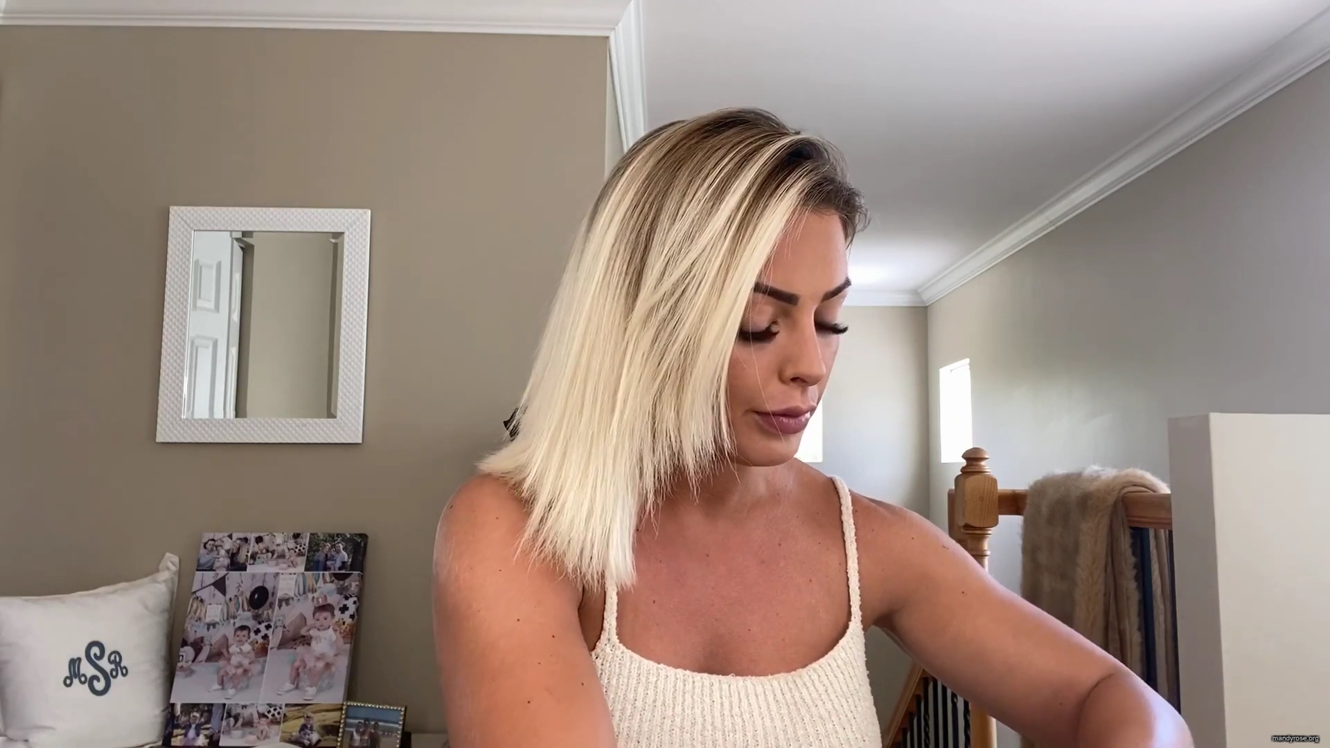 MY_NEW_LOOK21_How-to_do_your_makeup_in_less_than_10_mins21_mp40457.jpg