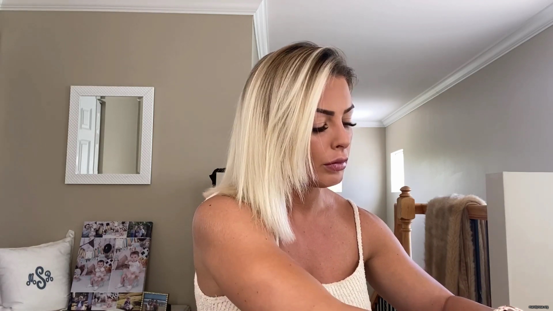 MY_NEW_LOOK21_How-to_do_your_makeup_in_less_than_10_mins21_mp40460.jpg