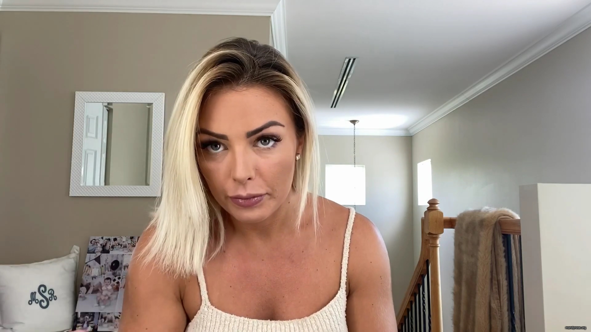 MY_NEW_LOOK21_How-to_do_your_makeup_in_less_than_10_mins21_mp40466.jpg