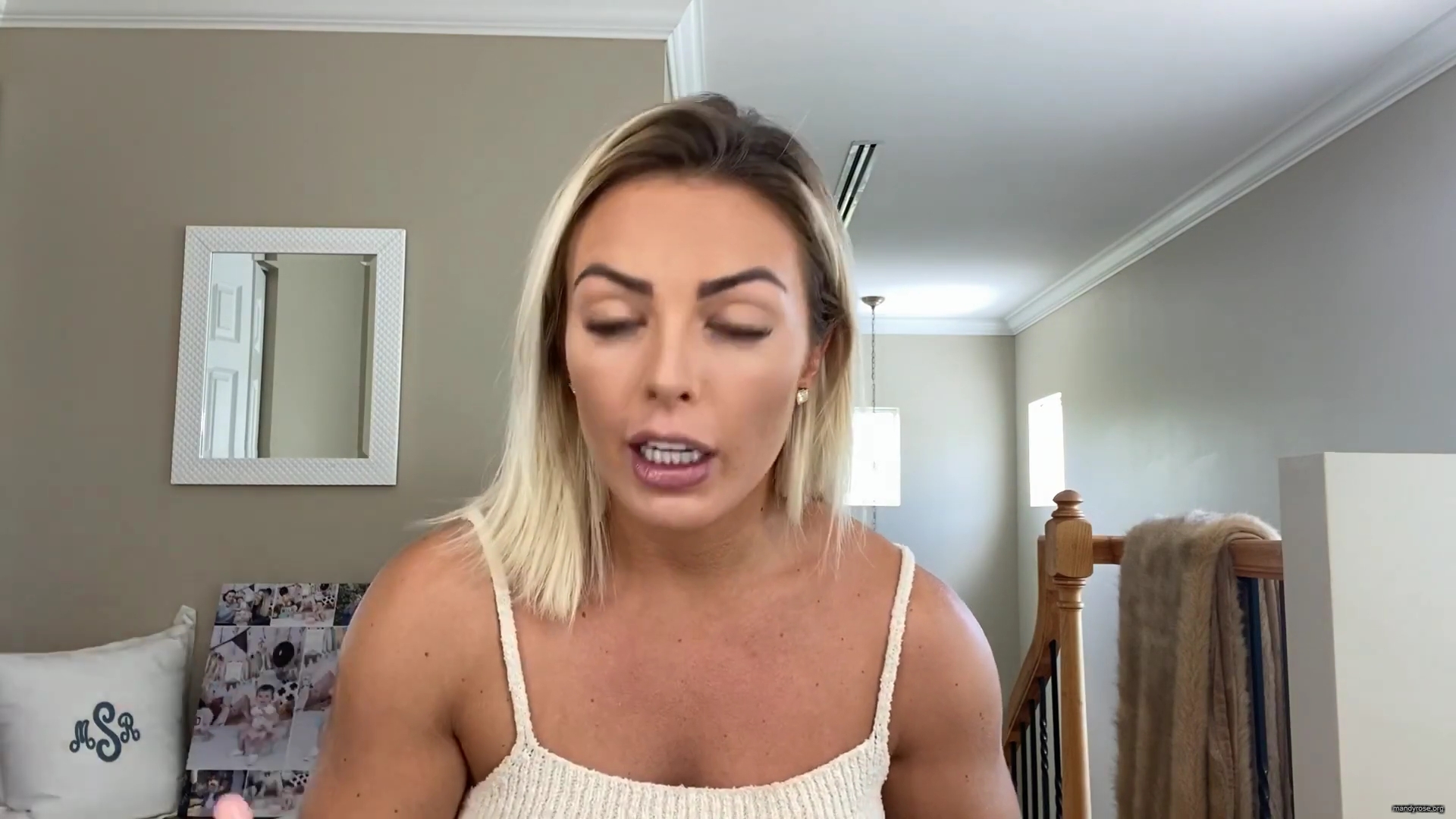 MY_NEW_LOOK21_How-to_do_your_makeup_in_less_than_10_mins21_mp40482.jpg
