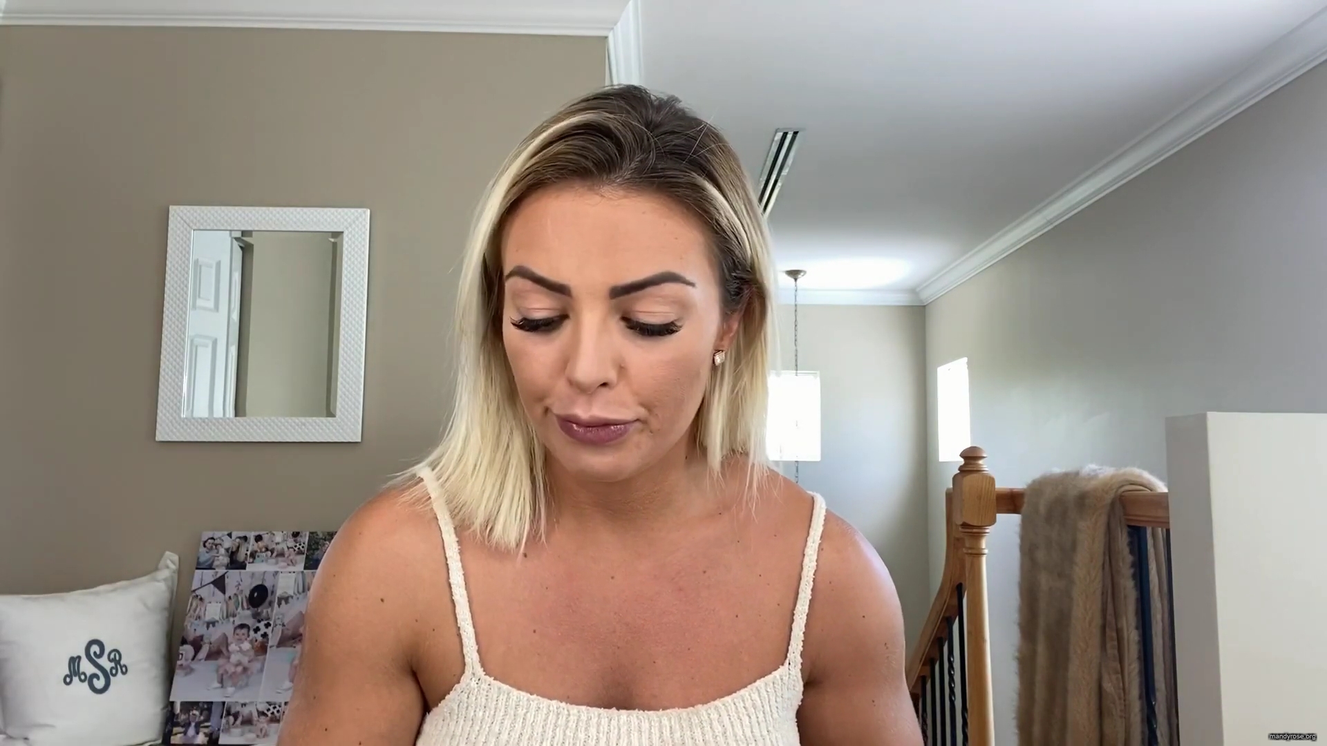 MY_NEW_LOOK21_How-to_do_your_makeup_in_less_than_10_mins21_mp40483.jpg