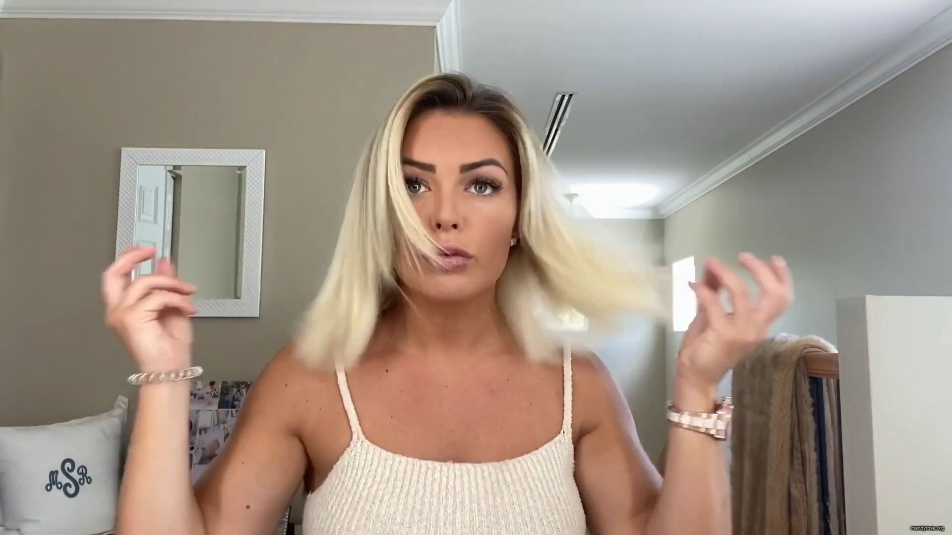 MY_NEW_LOOK21_How-to_do_your_makeup_in_less_than_10_mins21_mp40525.jpg