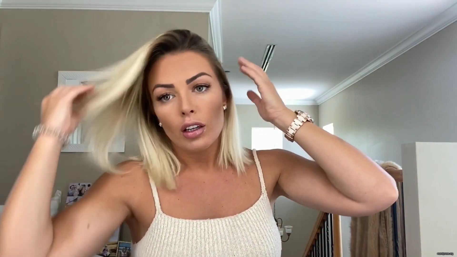 MY_NEW_LOOK21_How-to_do_your_makeup_in_less_than_10_mins21_mp40526.jpg