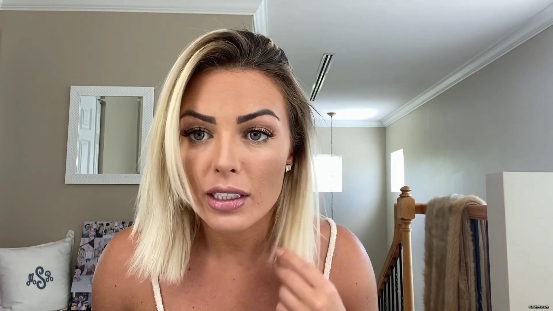 MY_NEW_LOOK21_How-to_do_your_makeup_in_less_than_10_mins21_mp40529.jpg