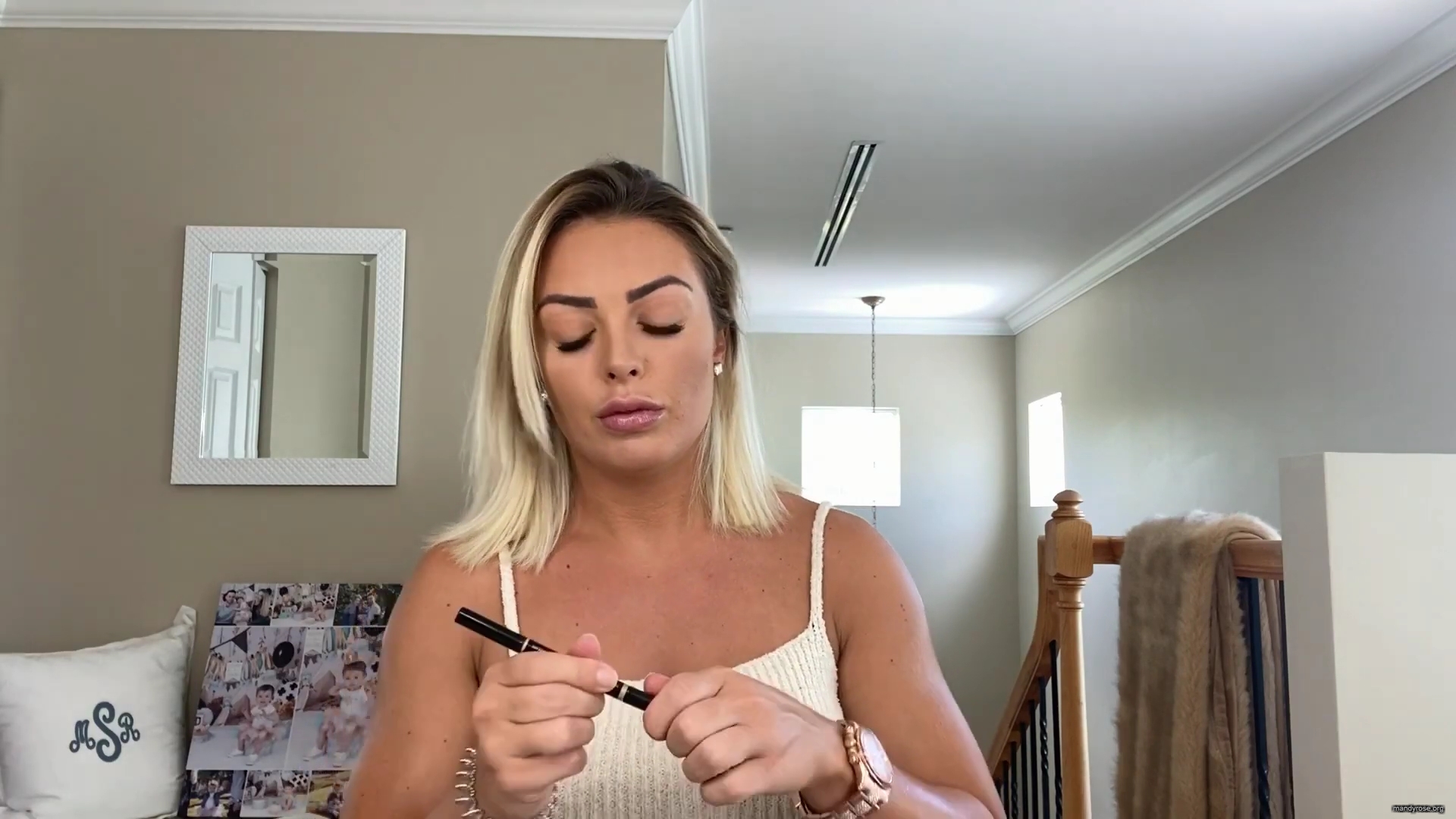 MY_NEW_LOOK21_How-to_do_your_makeup_in_less_than_10_mins21_mp40548.jpg