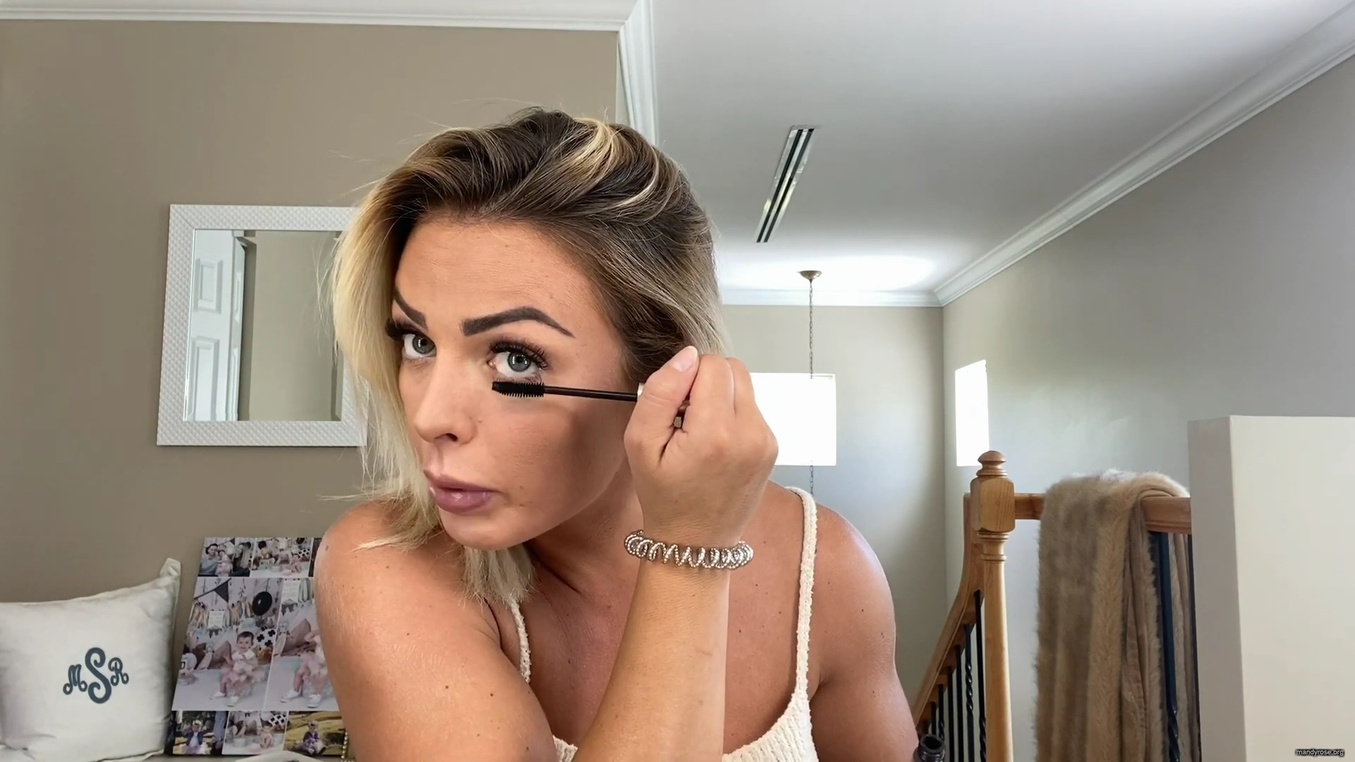 MY_NEW_LOOK21_How-to_do_your_makeup_in_less_than_10_mins21_mp40586.jpg