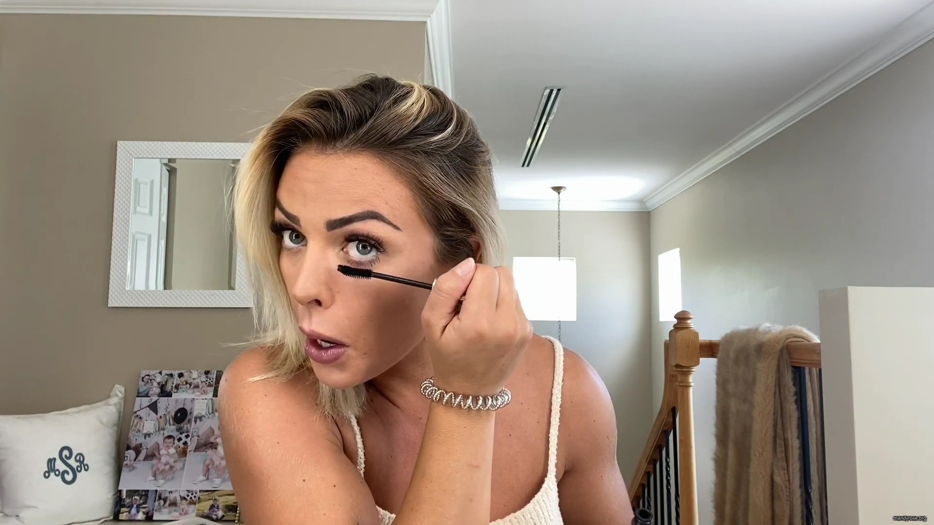 MY_NEW_LOOK21_How-to_do_your_makeup_in_less_than_10_mins21_mp40587.jpg