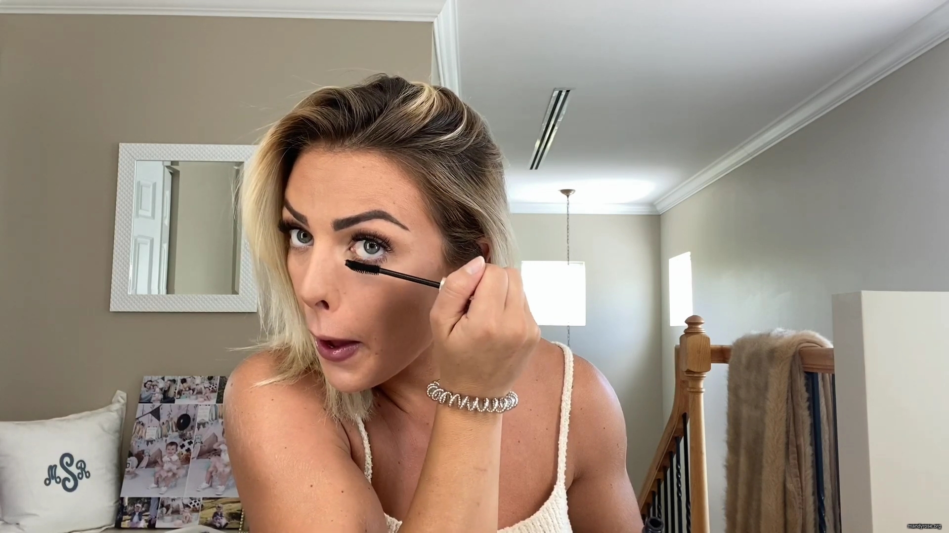 MY_NEW_LOOK21_How-to_do_your_makeup_in_less_than_10_mins21_mp40589.jpg