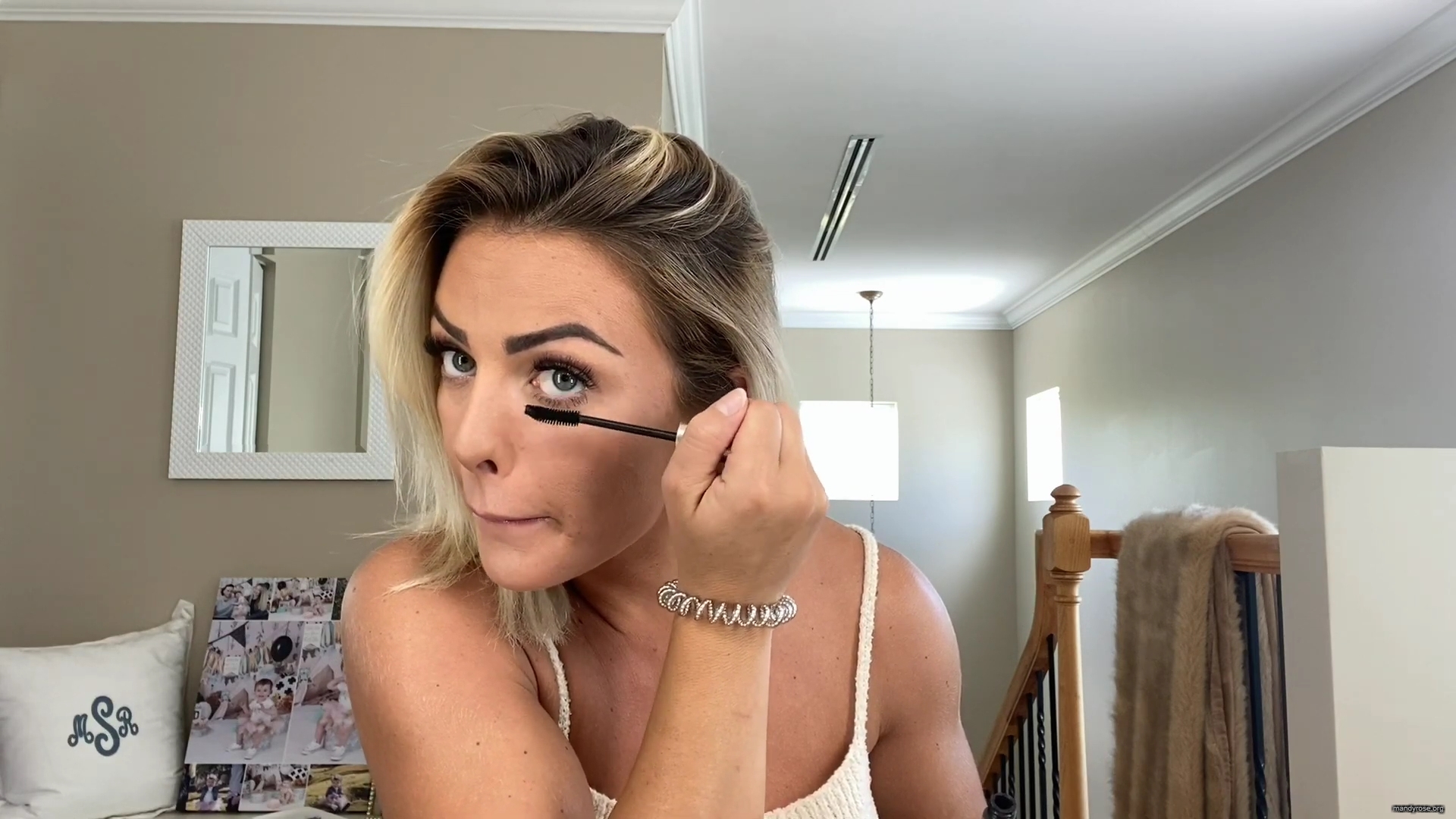MY_NEW_LOOK21_How-to_do_your_makeup_in_less_than_10_mins21_mp40590.jpg