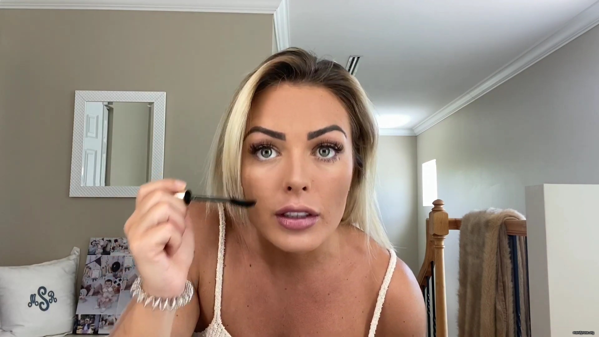 MY_NEW_LOOK21_How-to_do_your_makeup_in_less_than_10_mins21_mp40593.jpg