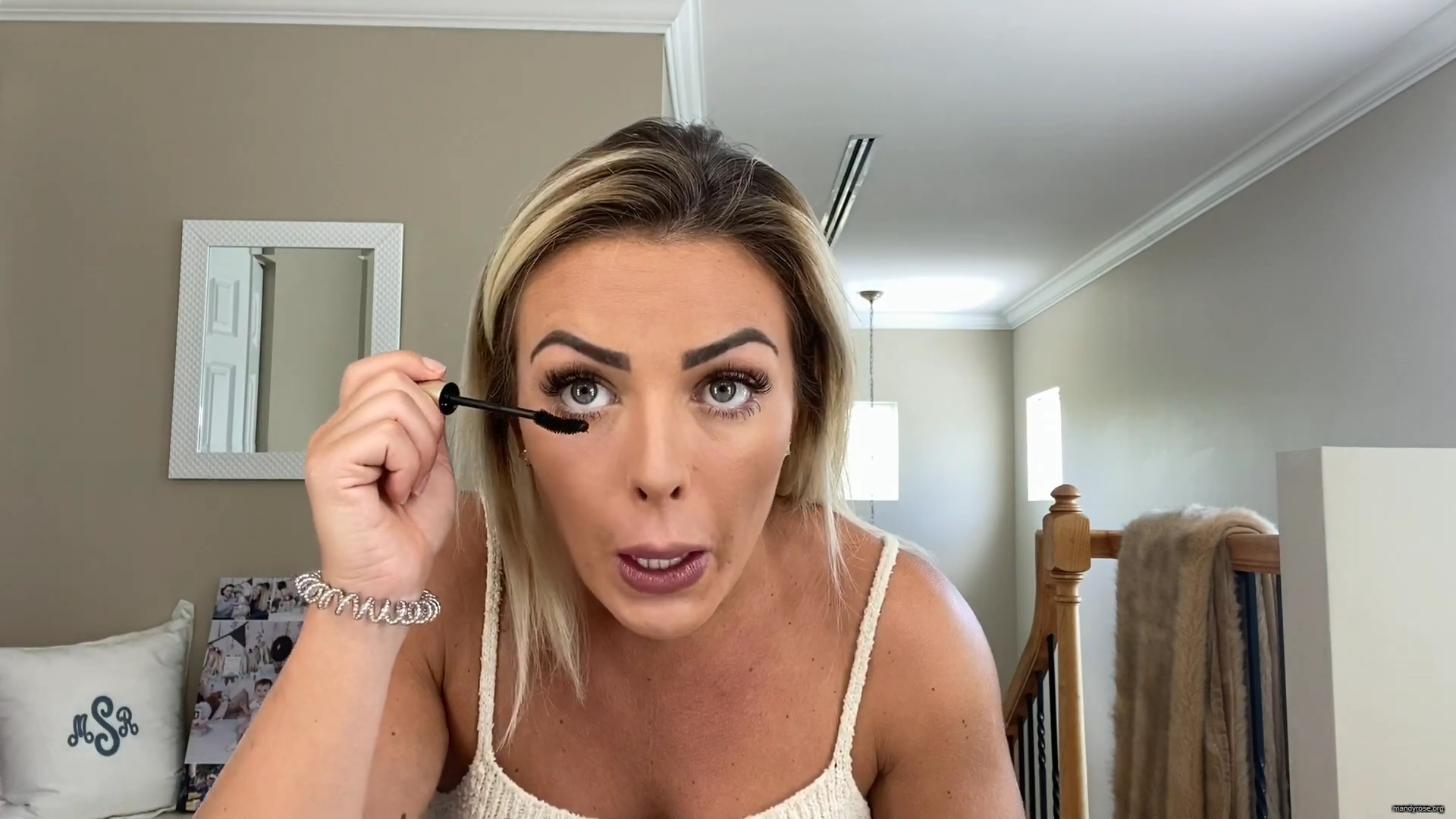 MY_NEW_LOOK21_How-to_do_your_makeup_in_less_than_10_mins21_mp40603.jpg