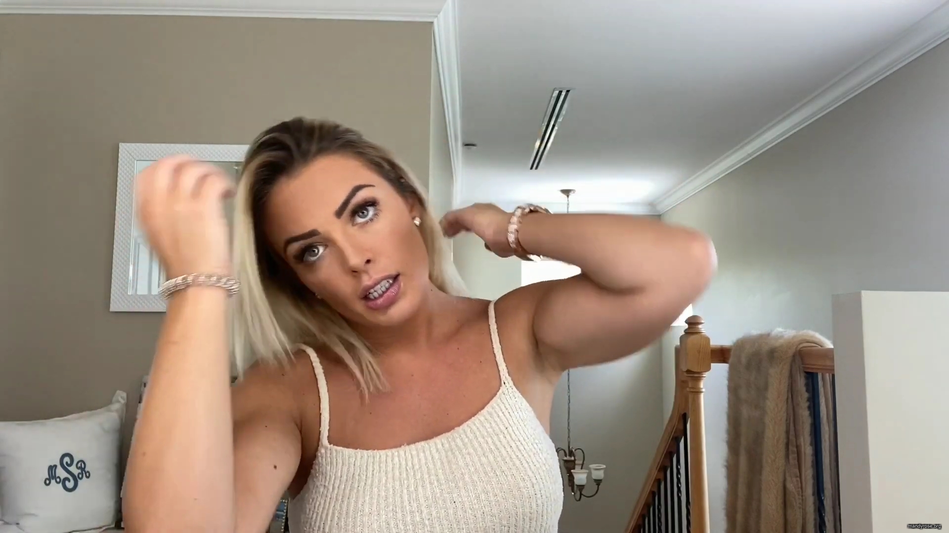 MY_NEW_LOOK21_How-to_do_your_makeup_in_less_than_10_mins21_mp40613.jpg