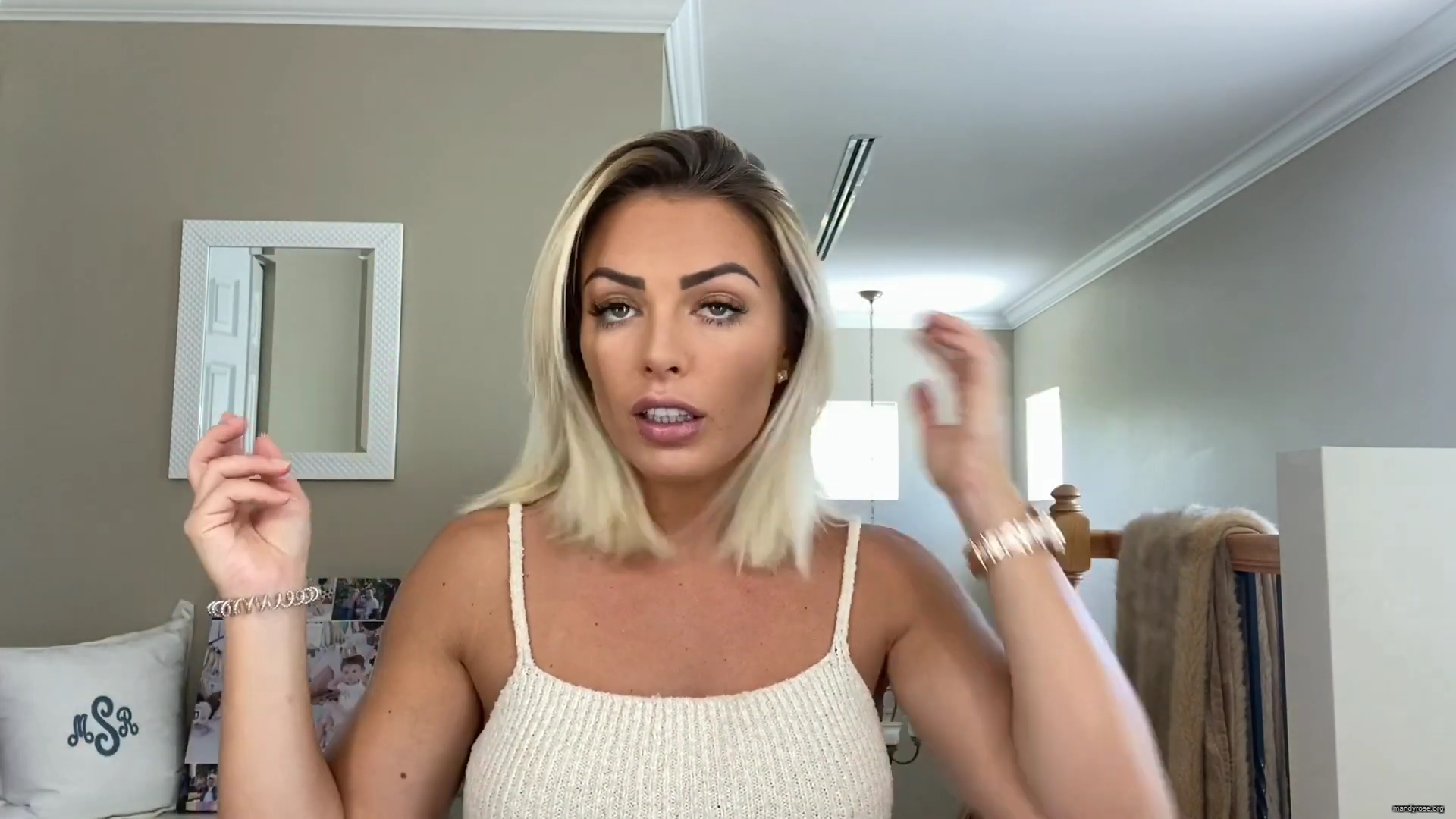 MY_NEW_LOOK21_How-to_do_your_makeup_in_less_than_10_mins21_mp40615.jpg