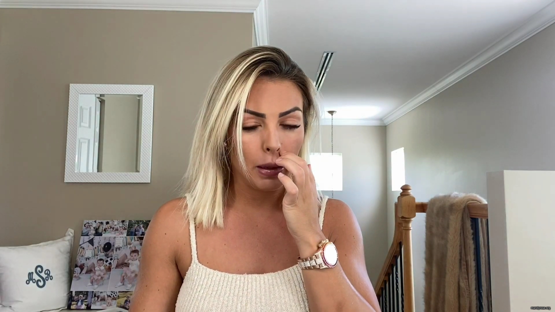 MY_NEW_LOOK21_How-to_do_your_makeup_in_less_than_10_mins21_mp40620.jpg