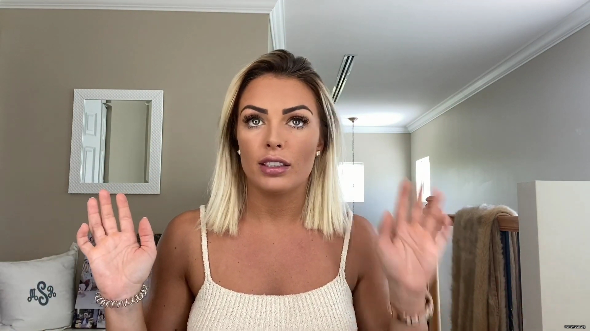 MY_NEW_LOOK21_How-to_do_your_makeup_in_less_than_10_mins21_mp40627.jpg