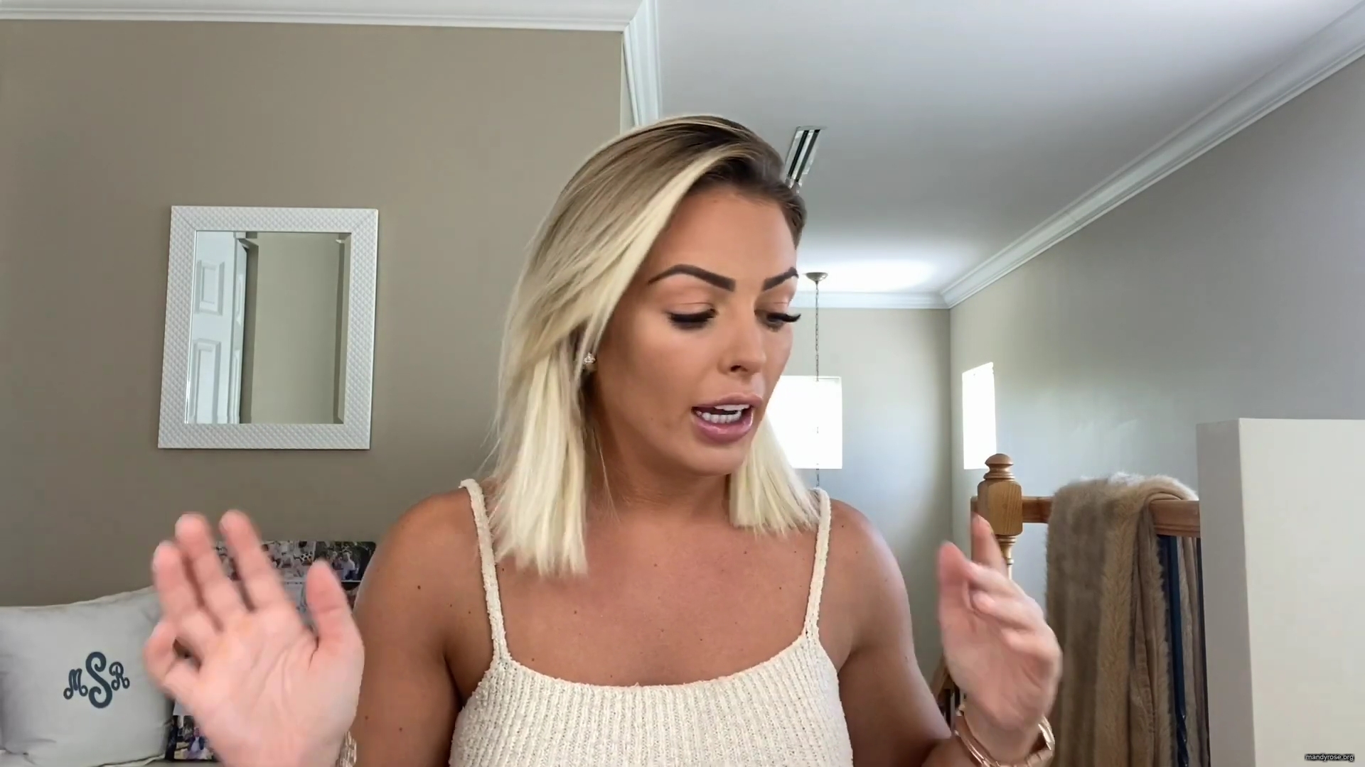 MY_NEW_LOOK21_How-to_do_your_makeup_in_less_than_10_mins21_mp40629.jpg