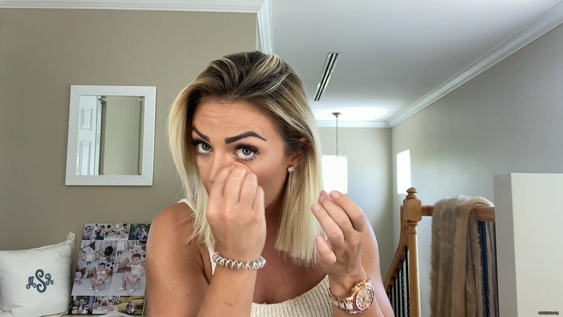 MY_NEW_LOOK21_How-to_do_your_makeup_in_less_than_10_mins21_mp40643.jpg