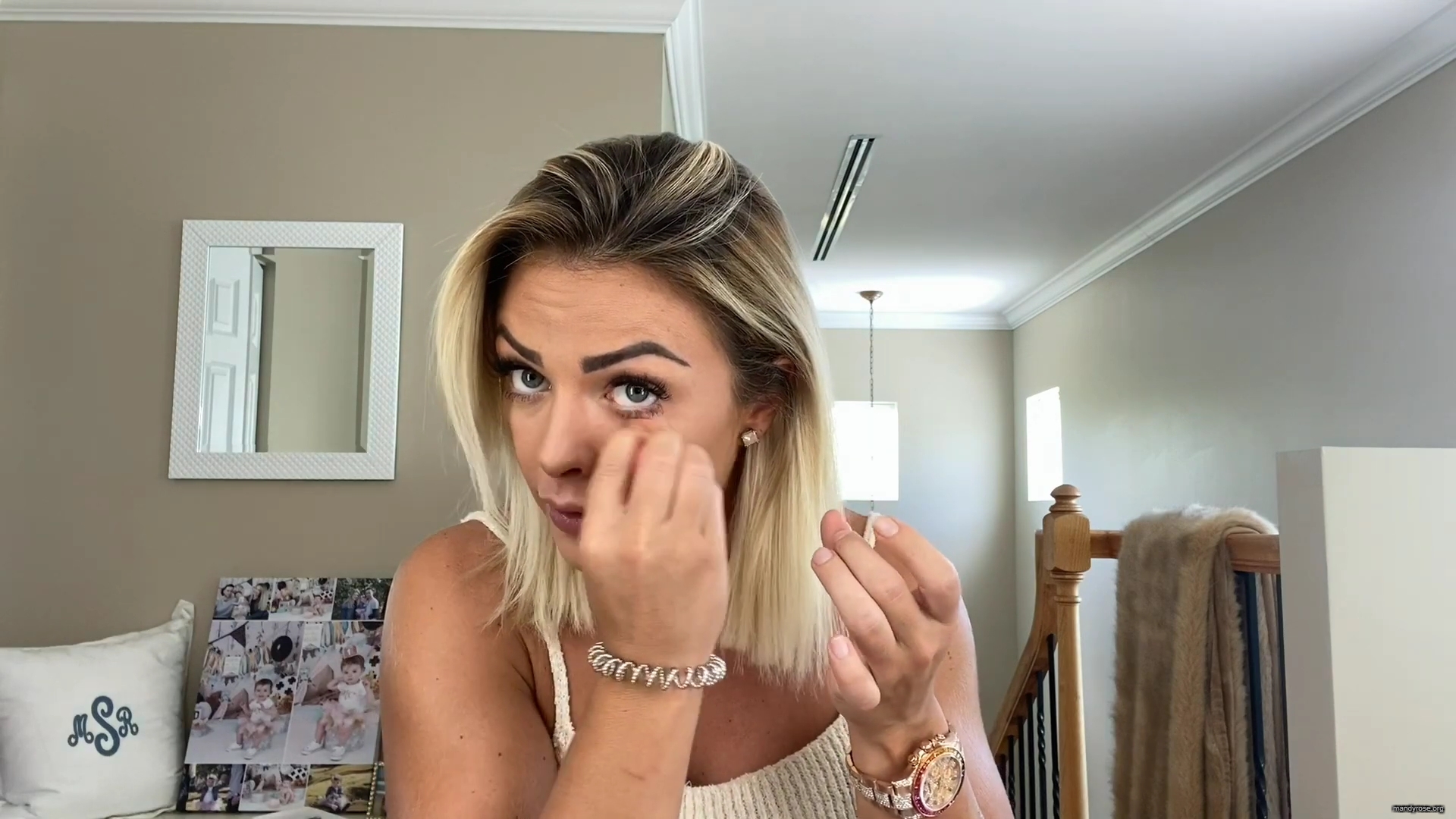 MY_NEW_LOOK21_How-to_do_your_makeup_in_less_than_10_mins21_mp40644.jpg