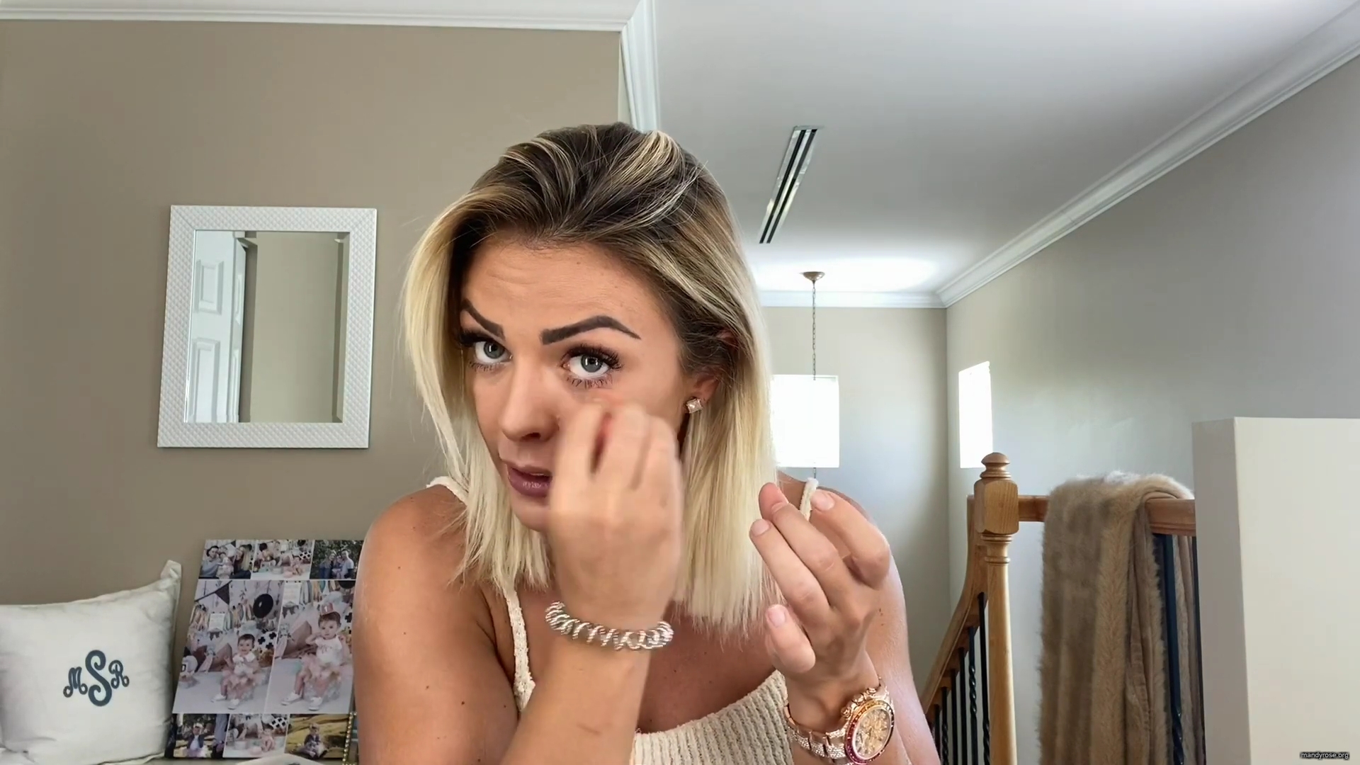 MY_NEW_LOOK21_How-to_do_your_makeup_in_less_than_10_mins21_mp40645.jpg