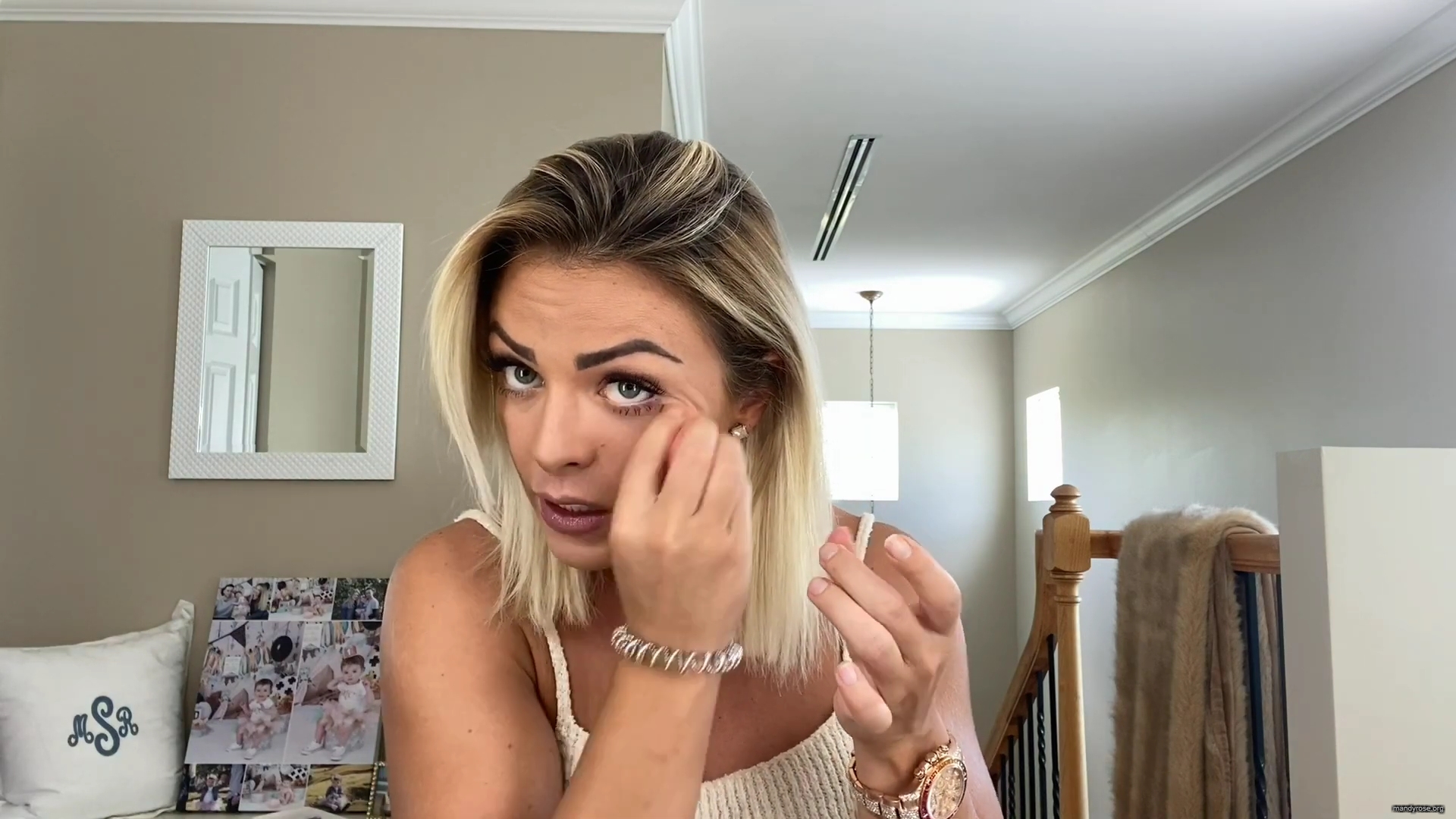 MY_NEW_LOOK21_How-to_do_your_makeup_in_less_than_10_mins21_mp40646.jpg