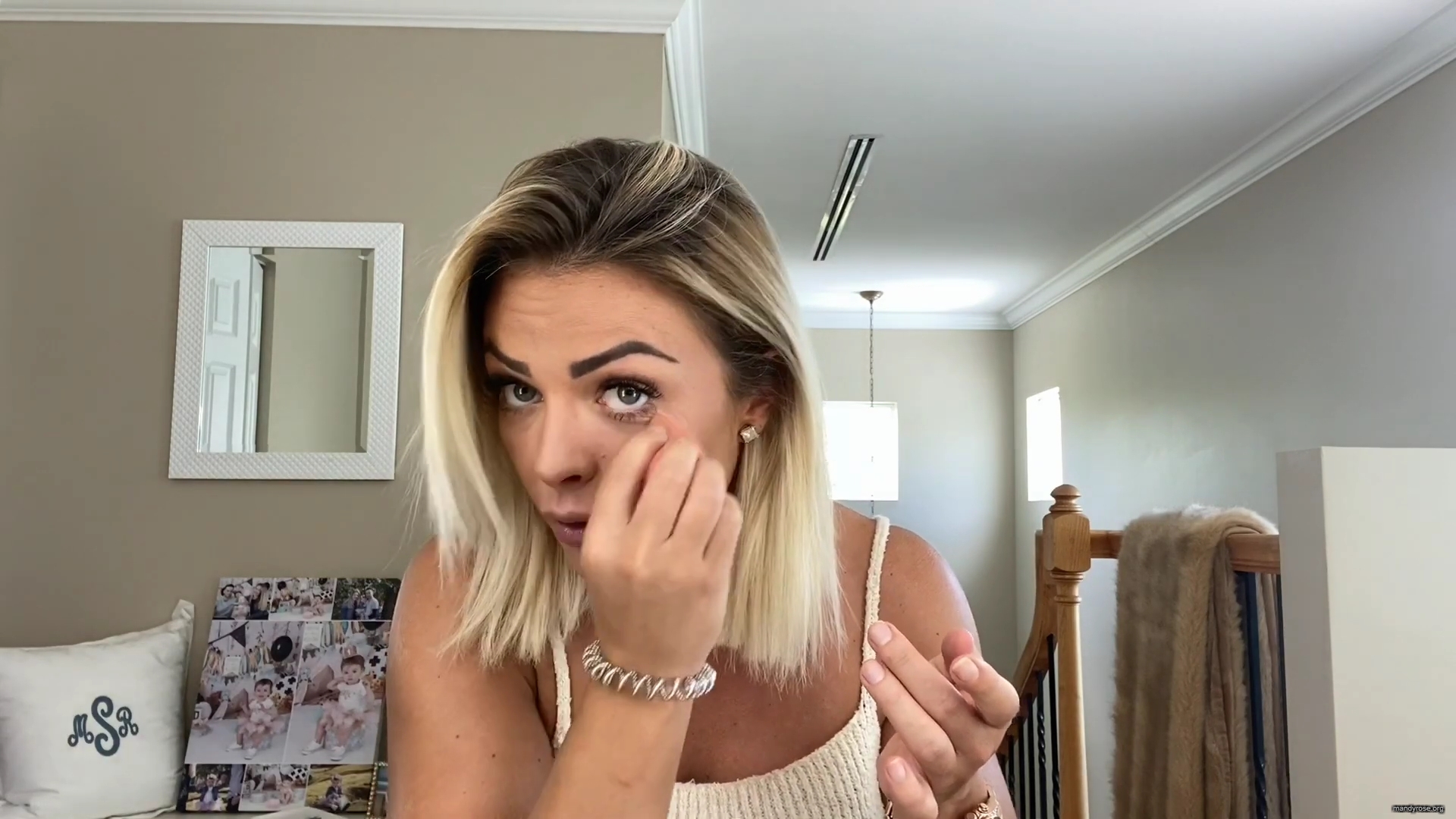 MY_NEW_LOOK21_How-to_do_your_makeup_in_less_than_10_mins21_mp40649.jpg