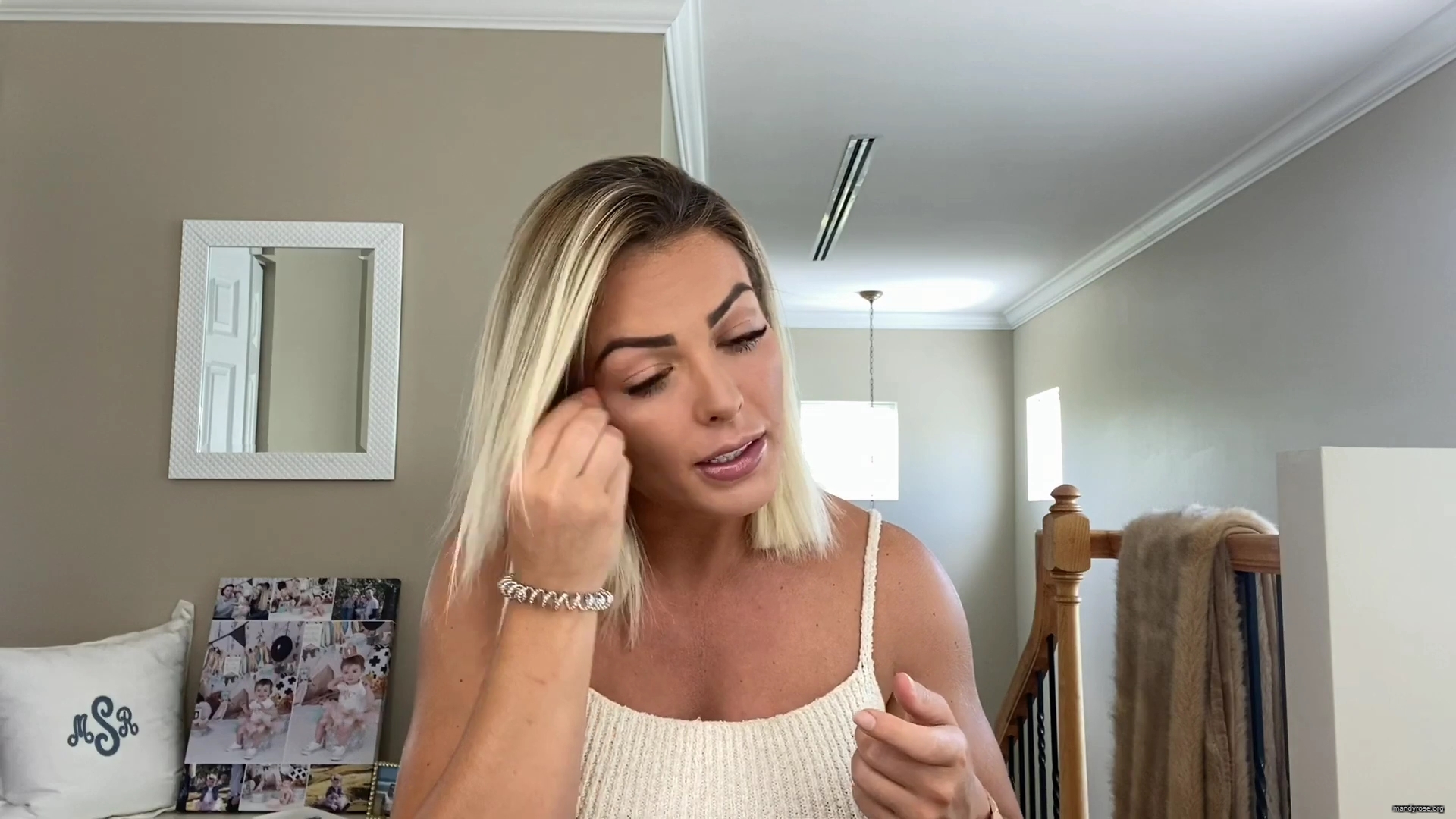MY_NEW_LOOK21_How-to_do_your_makeup_in_less_than_10_mins21_mp40653.jpg