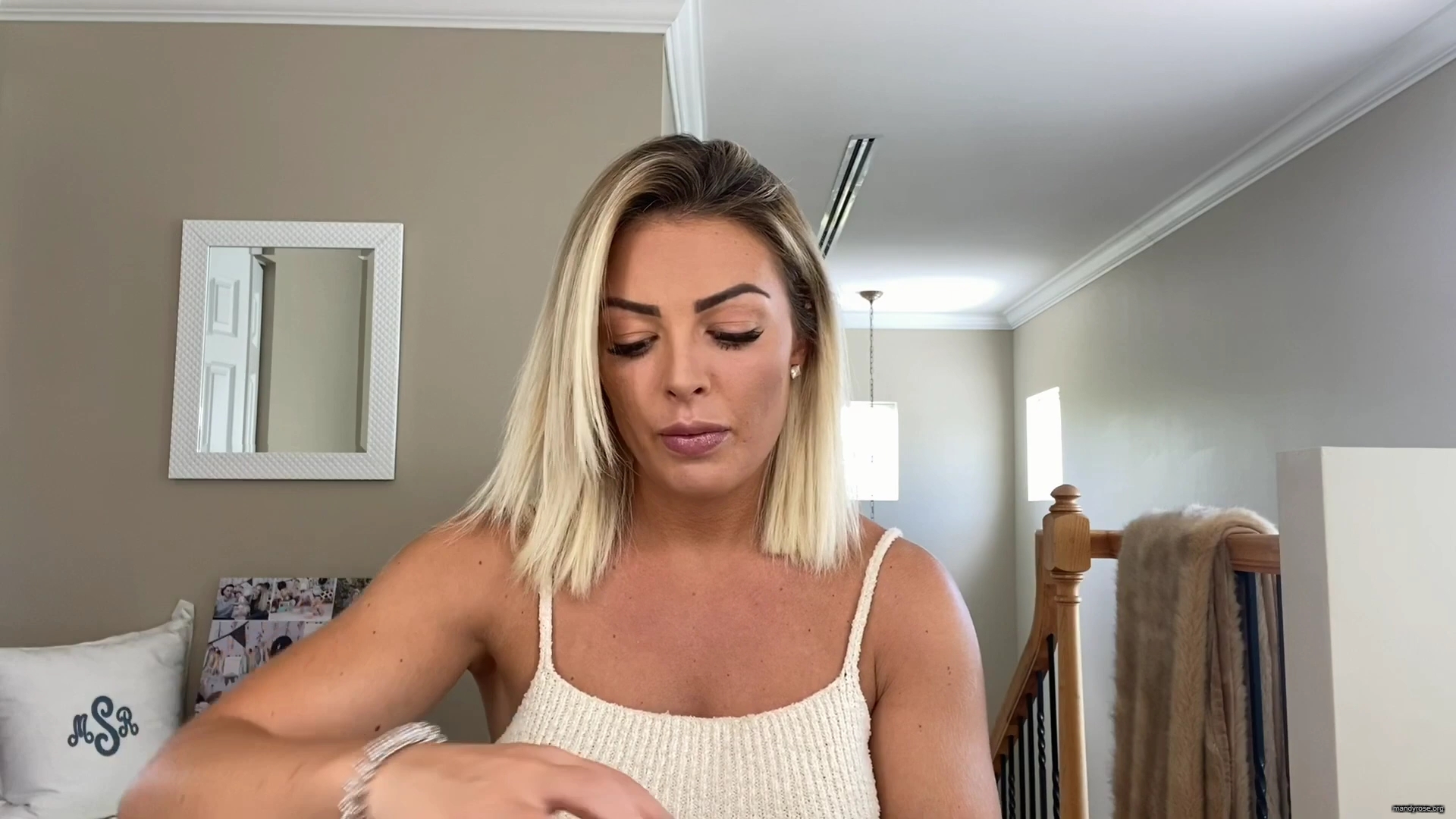 MY_NEW_LOOK21_How-to_do_your_makeup_in_less_than_10_mins21_mp40658.jpg