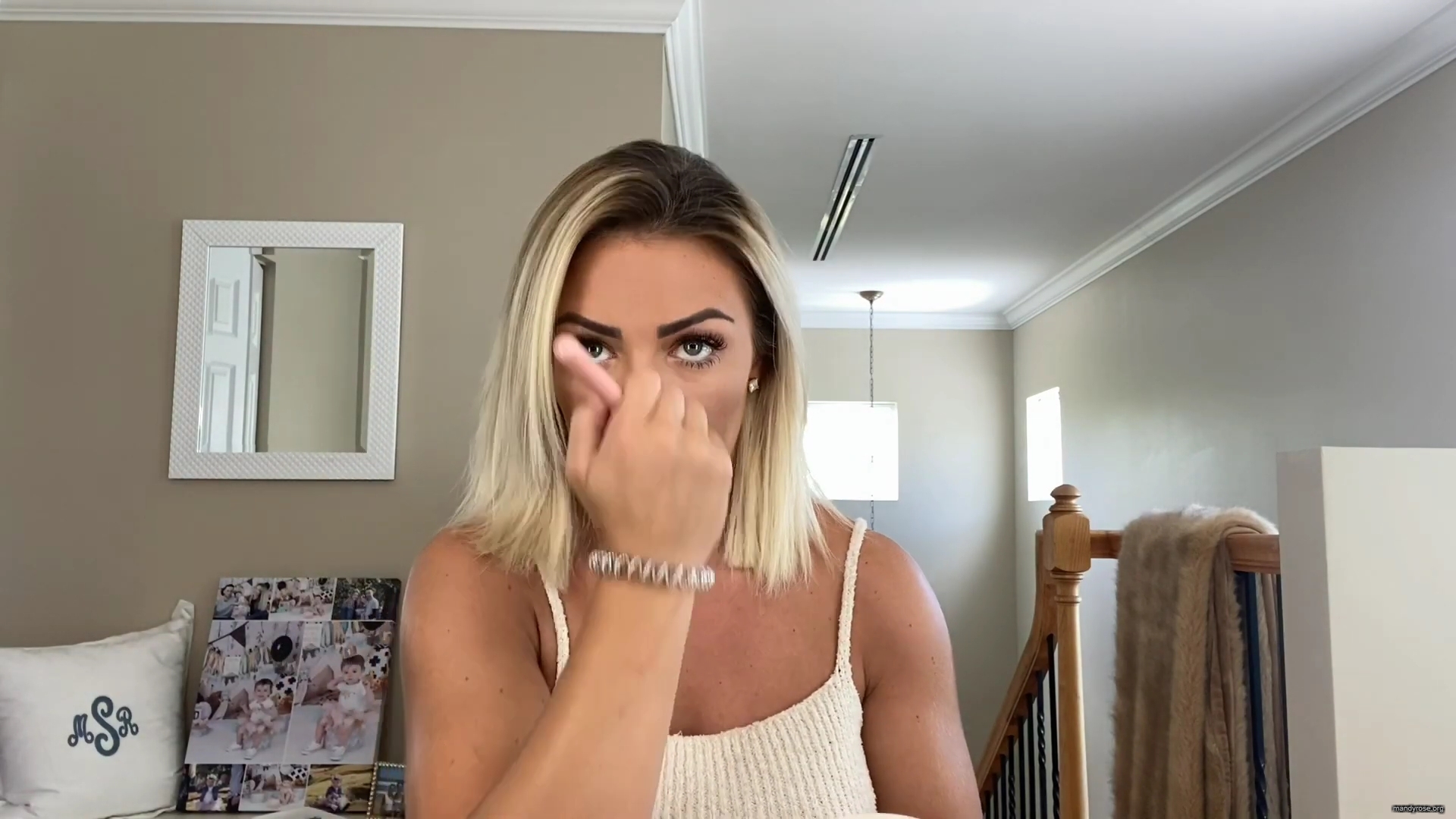 MY_NEW_LOOK21_How-to_do_your_makeup_in_less_than_10_mins21_mp40671.jpg