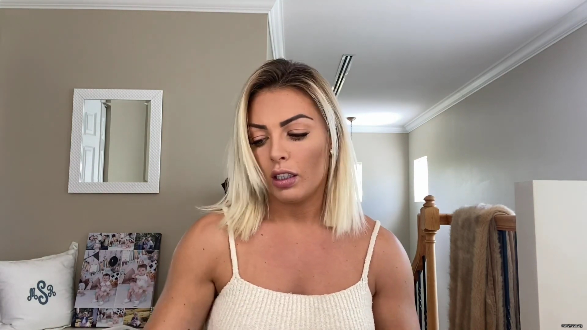MY_NEW_LOOK21_How-to_do_your_makeup_in_less_than_10_mins21_mp40683.jpg