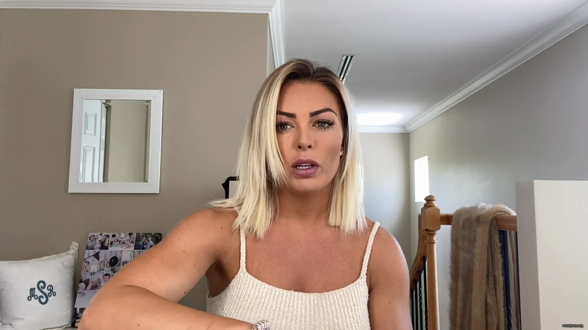 MY_NEW_LOOK21_How-to_do_your_makeup_in_less_than_10_mins21_mp40685.jpg