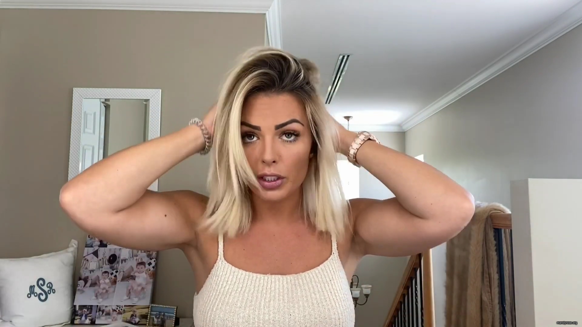 MY_NEW_LOOK21_How-to_do_your_makeup_in_less_than_10_mins21_mp40690.jpg