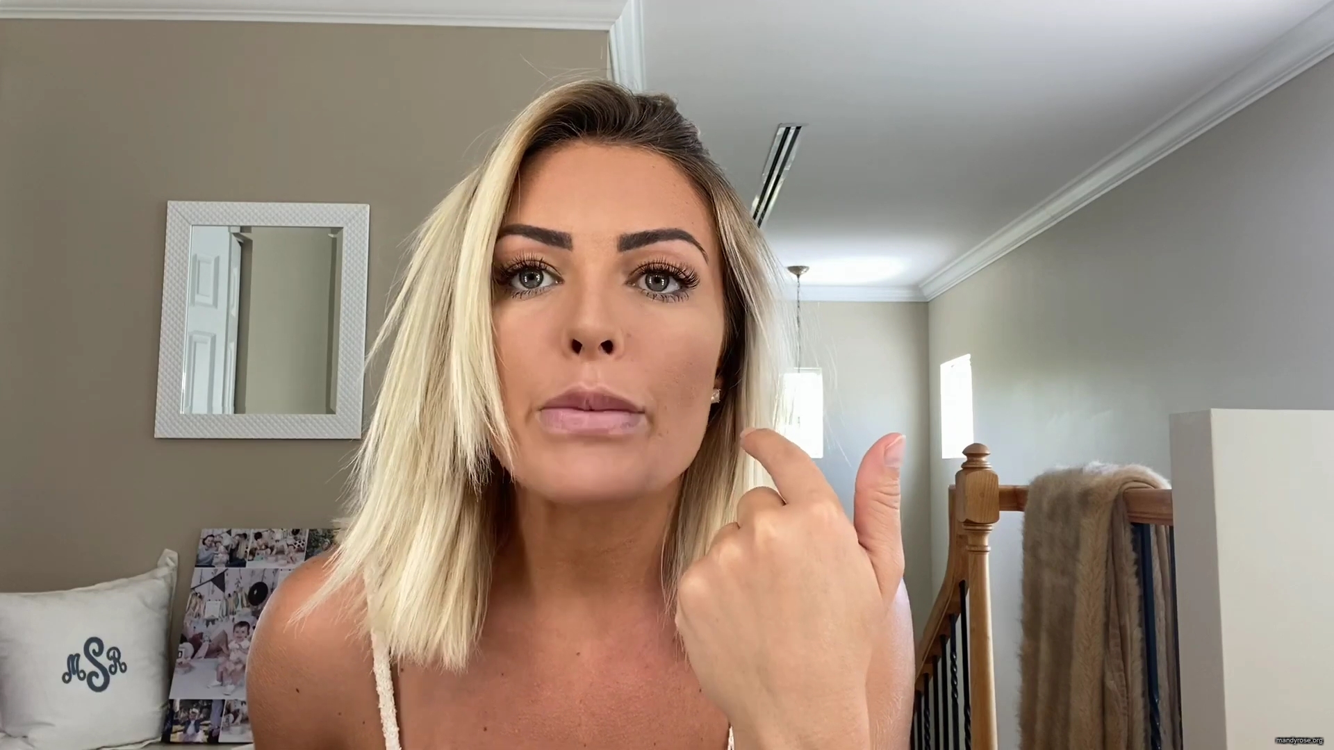 MY_NEW_LOOK21_How-to_do_your_makeup_in_less_than_10_mins21_mp40694.jpg