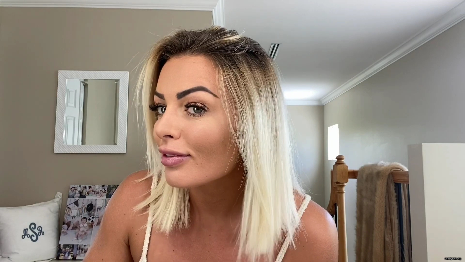 MY_NEW_LOOK21_How-to_do_your_makeup_in_less_than_10_mins21_mp40704.jpg