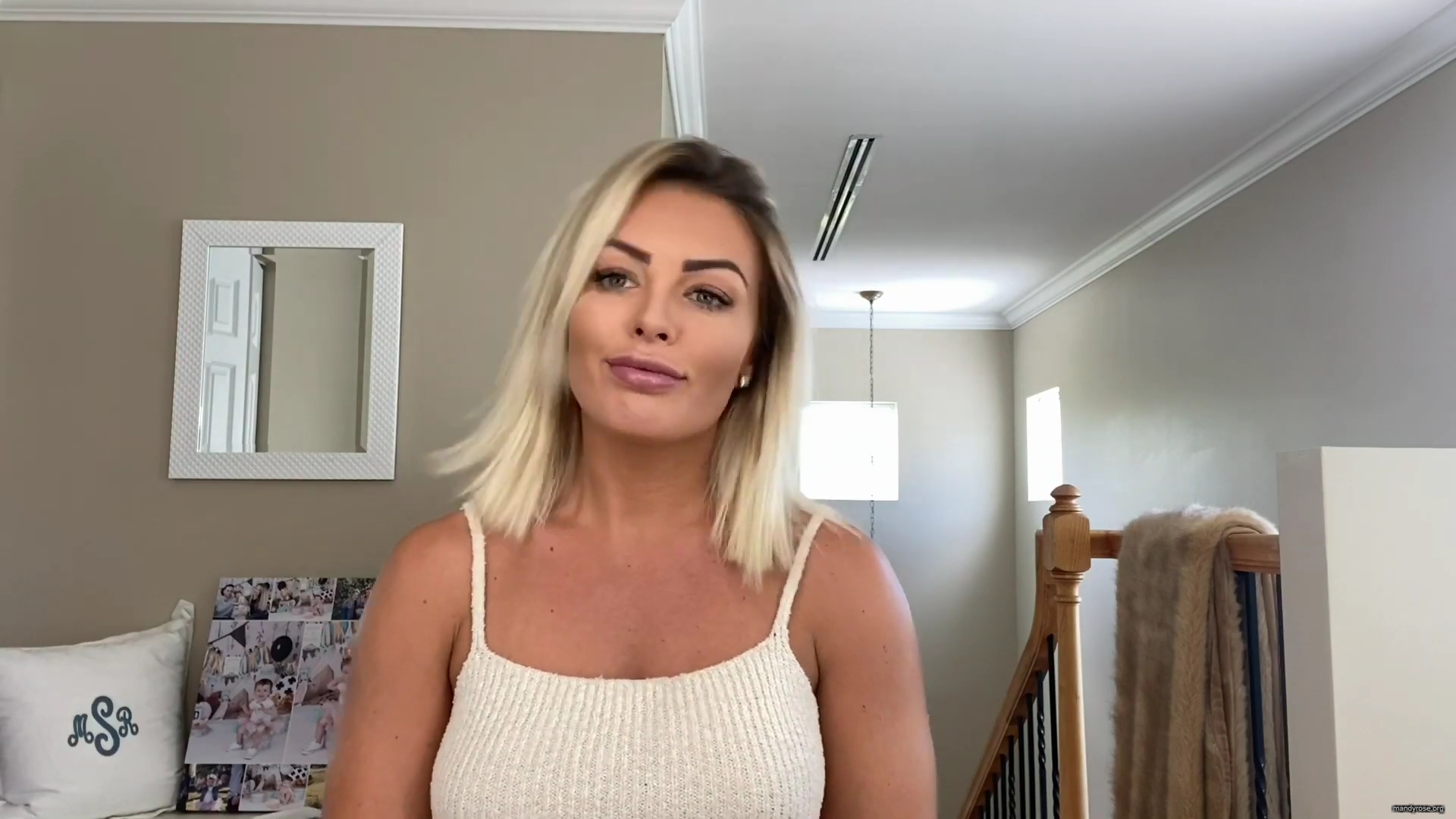 MY_NEW_LOOK21_How-to_do_your_makeup_in_less_than_10_mins21_mp40710.jpg