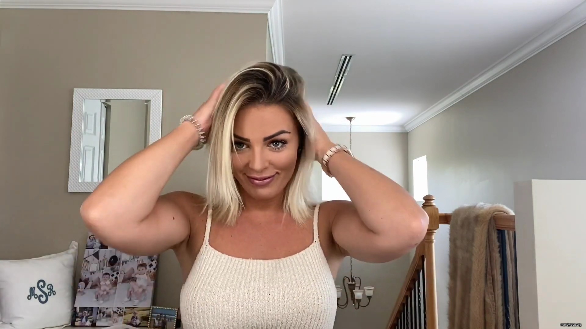 MY_NEW_LOOK21_How-to_do_your_makeup_in_less_than_10_mins21_mp40711.jpg