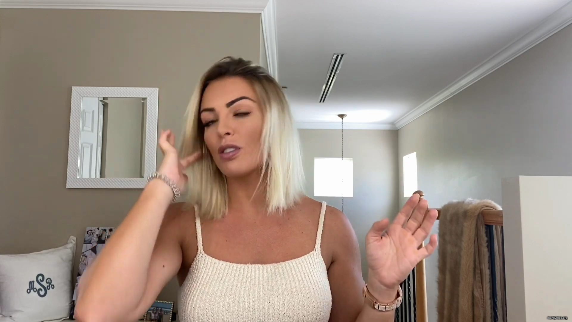 MY_NEW_LOOK21_How-to_do_your_makeup_in_less_than_10_mins21_mp40714.jpg