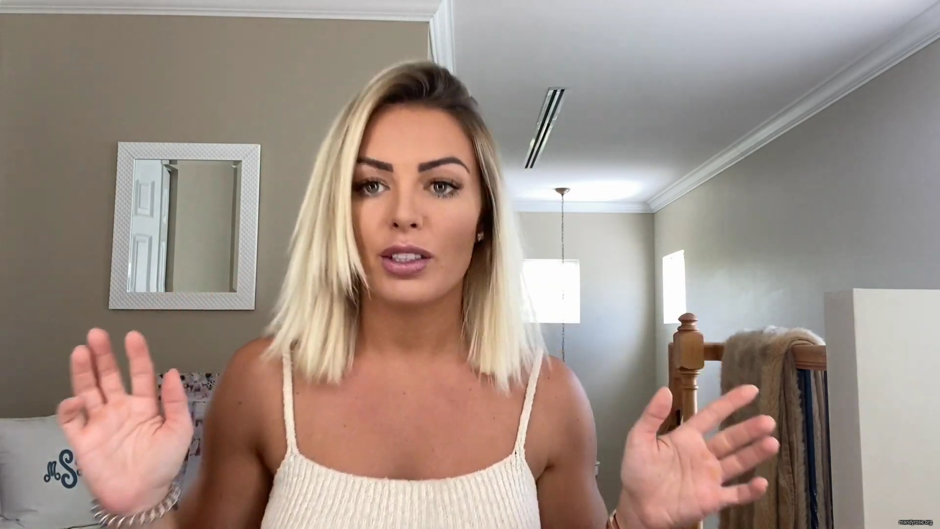 MY_NEW_LOOK21_How-to_do_your_makeup_in_less_than_10_mins21_mp40716.jpg
